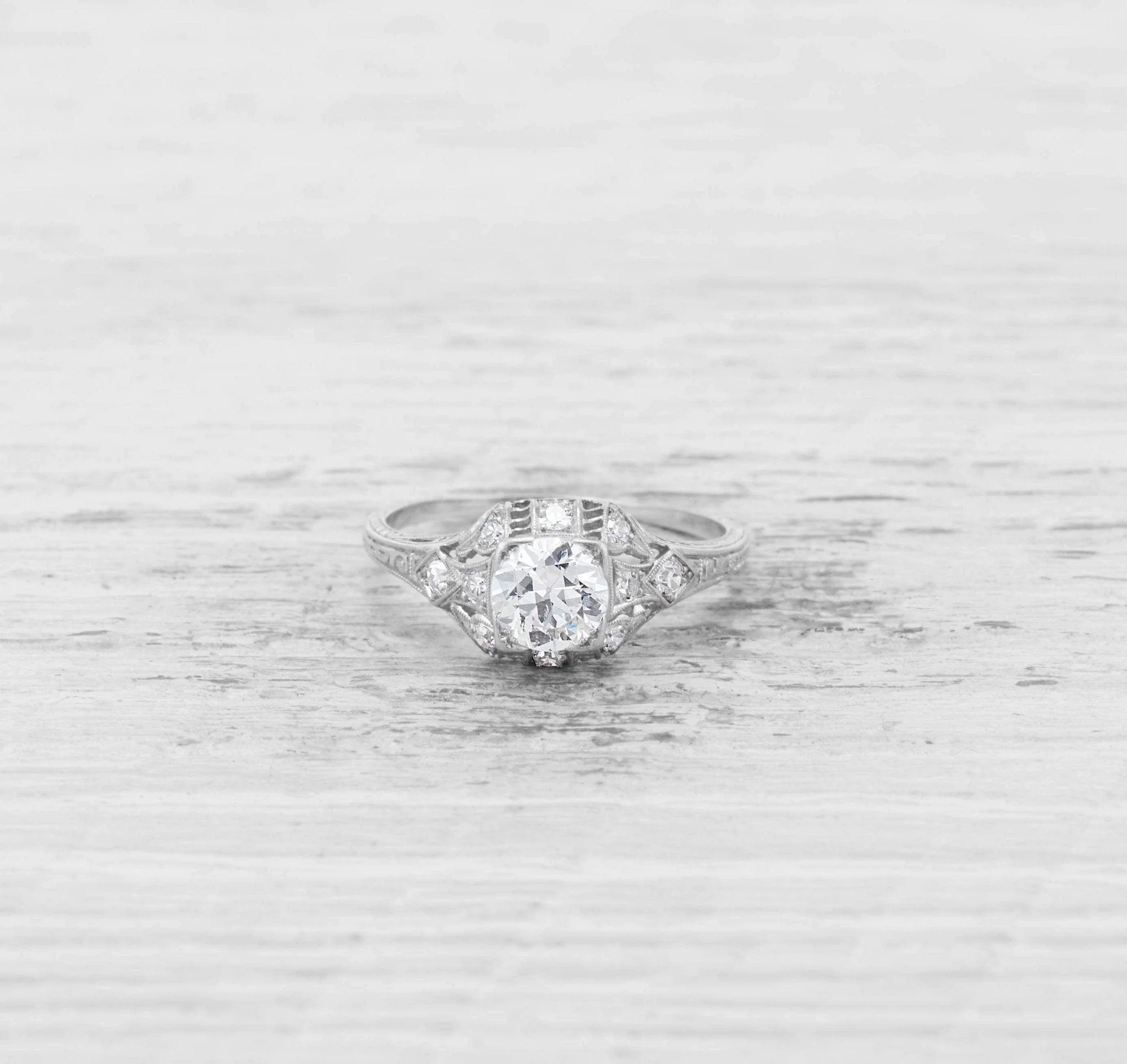 .60 CARAT ART DECO DIAMOND ENGAGEMENT RING - Image 2