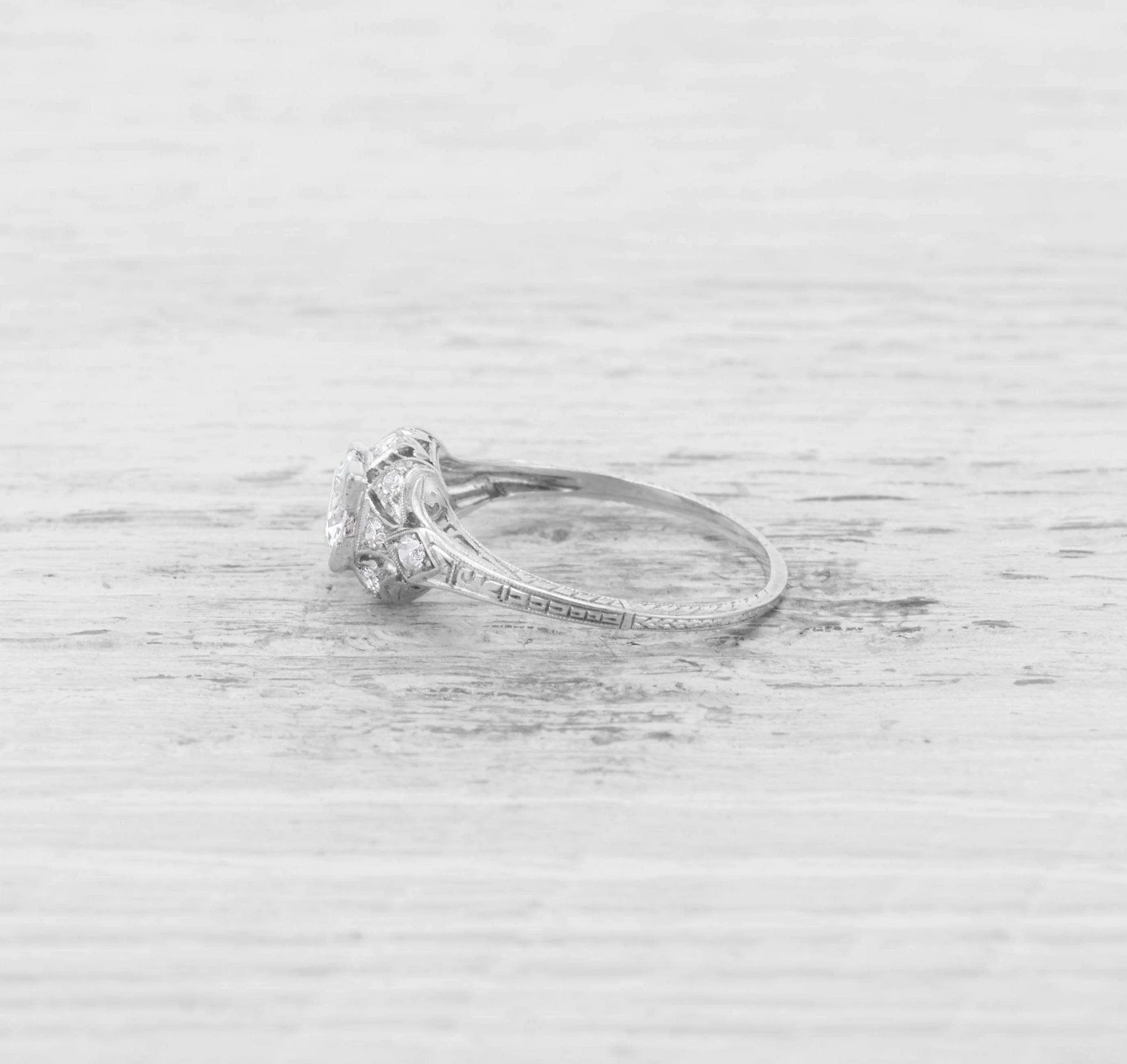 .60 CARAT ART DECO DIAMOND ENGAGEMENT RING - Image 3