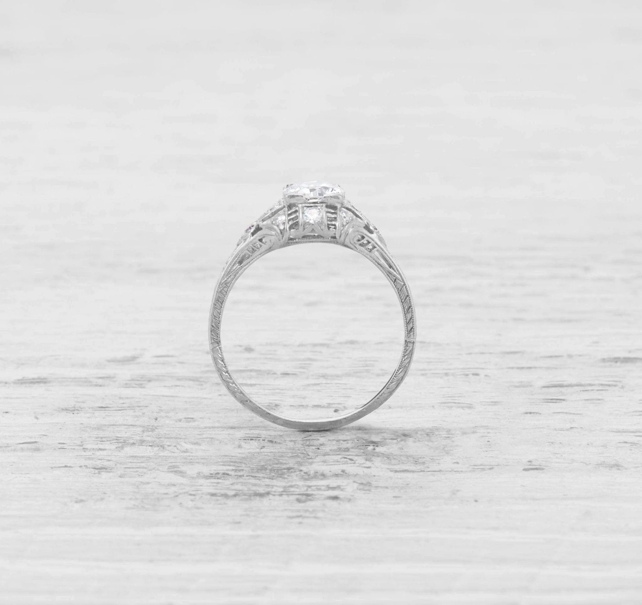 .60 CARAT ART DECO DIAMOND ENGAGEMENT RING - Image 4