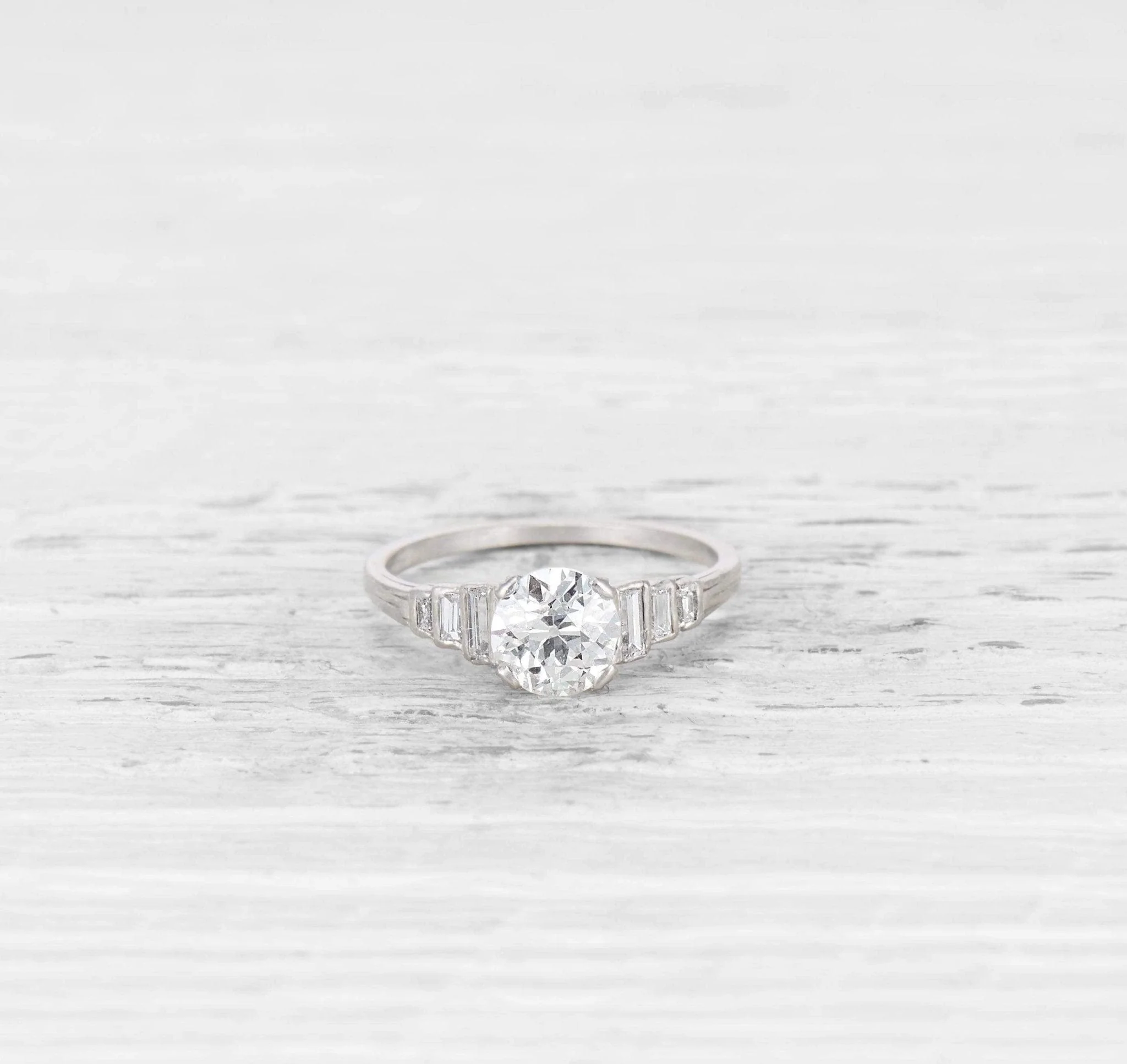 .92 CARAT ART DECO DIAMOND ENGAGEMENT RING - Image 2