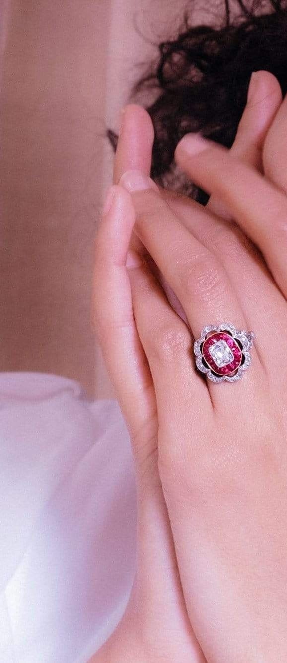 Edwardian One Carat Old Mine Cut Diamond & Ruby Scalloped Ring - Image 3
