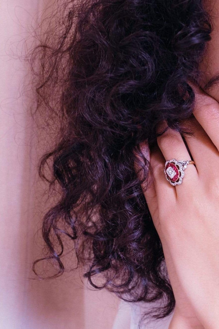 Edwardian One Carat Old Mine Cut Diamond & Ruby Scalloped Ring - Image 5