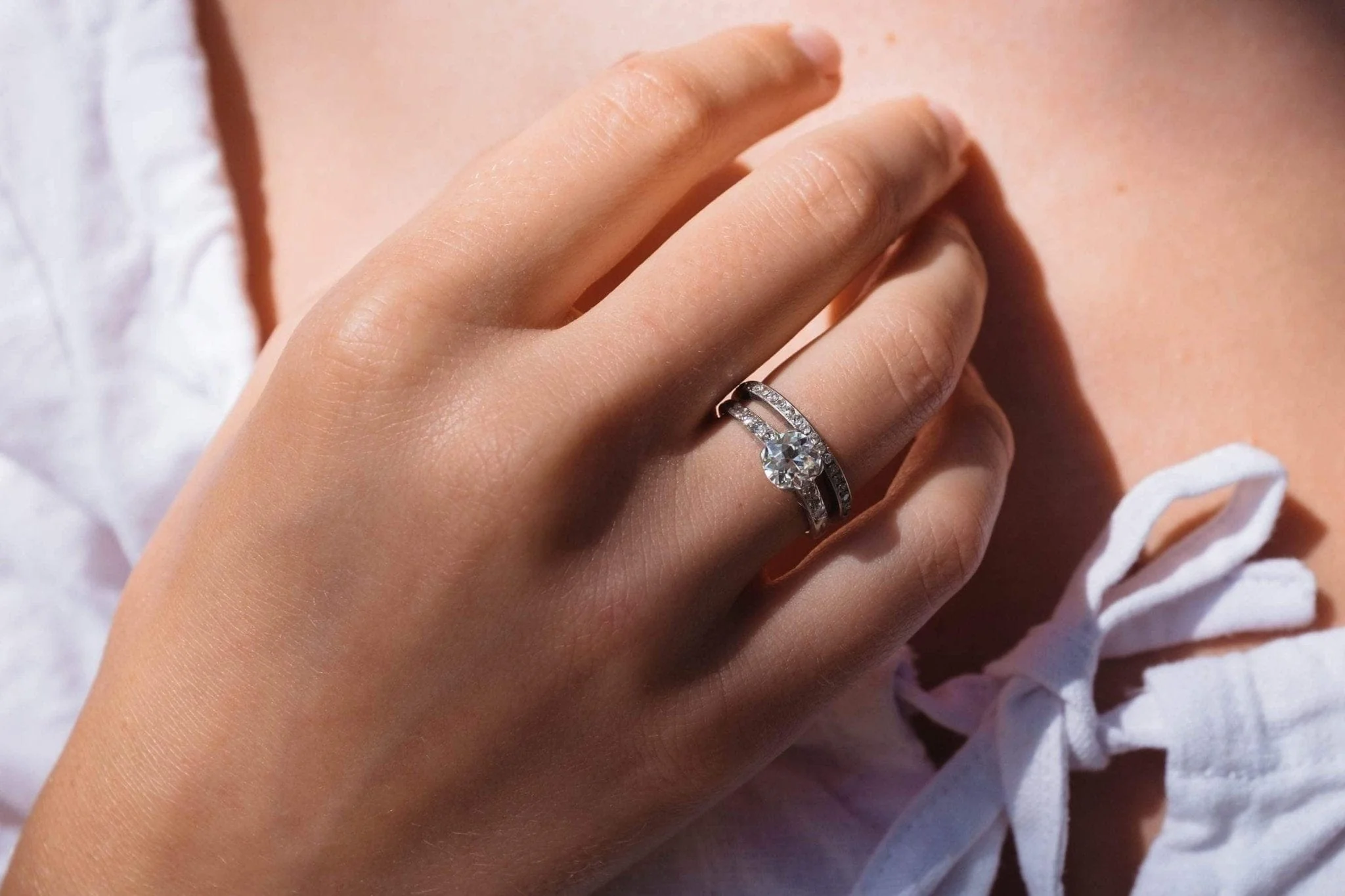 1.00 CARAT TIFFANY DIAMOND SOLITAIRE ENGAGEMENT RING - Image 5