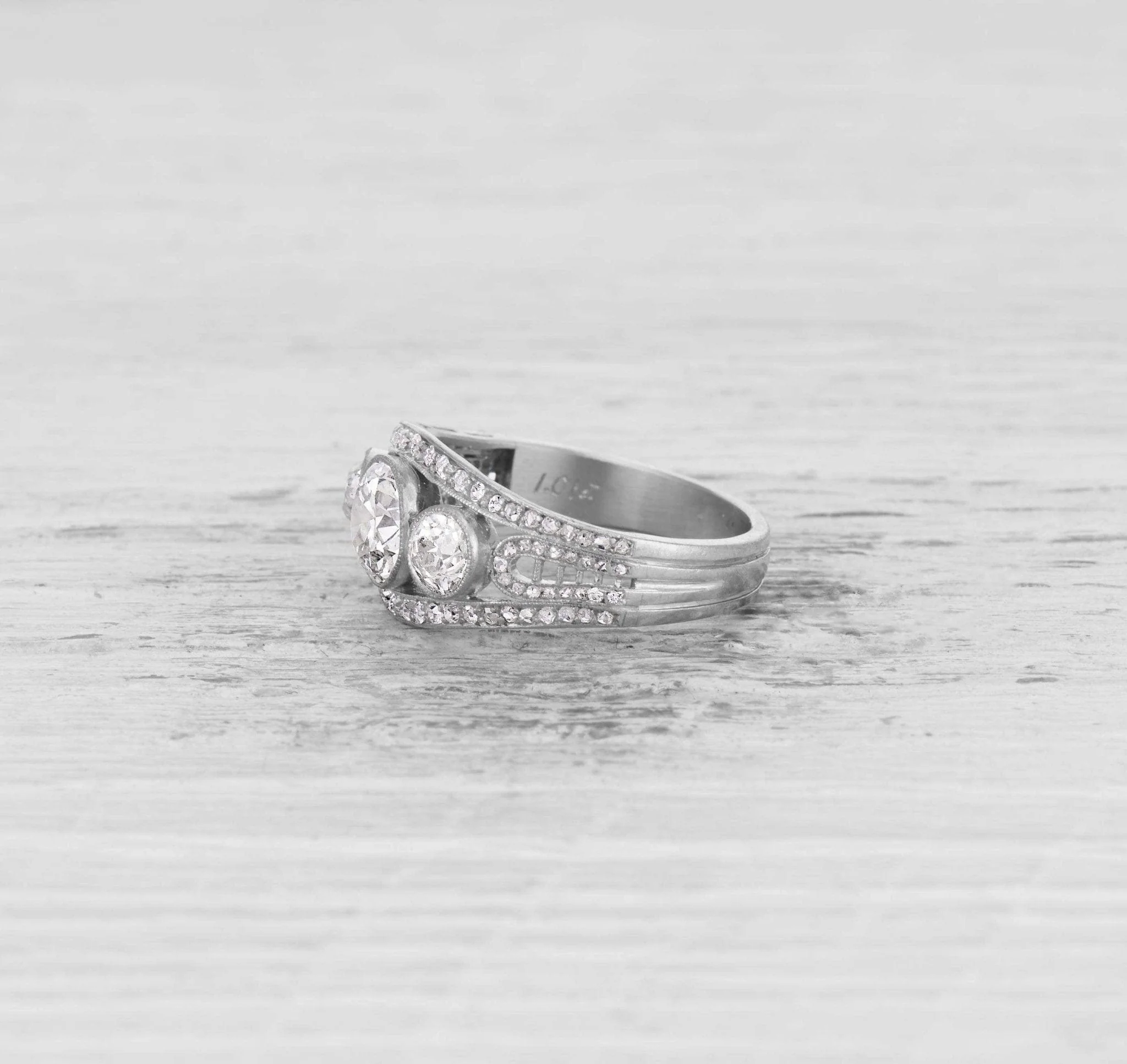 1.01 CARAT DIAMOND ART DECO ENGAGEMENT RING - Image 3