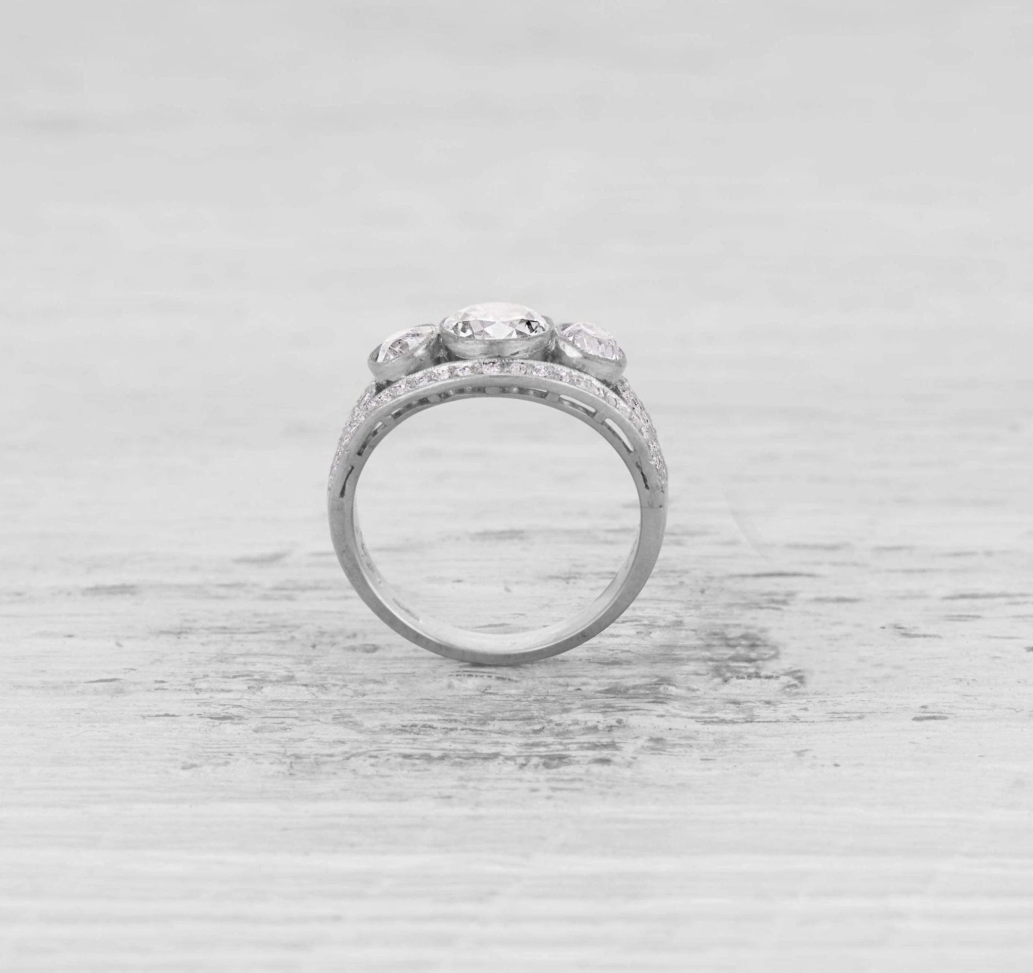 1.01 CARAT DIAMOND ART DECO ENGAGEMENT RING - Image 4