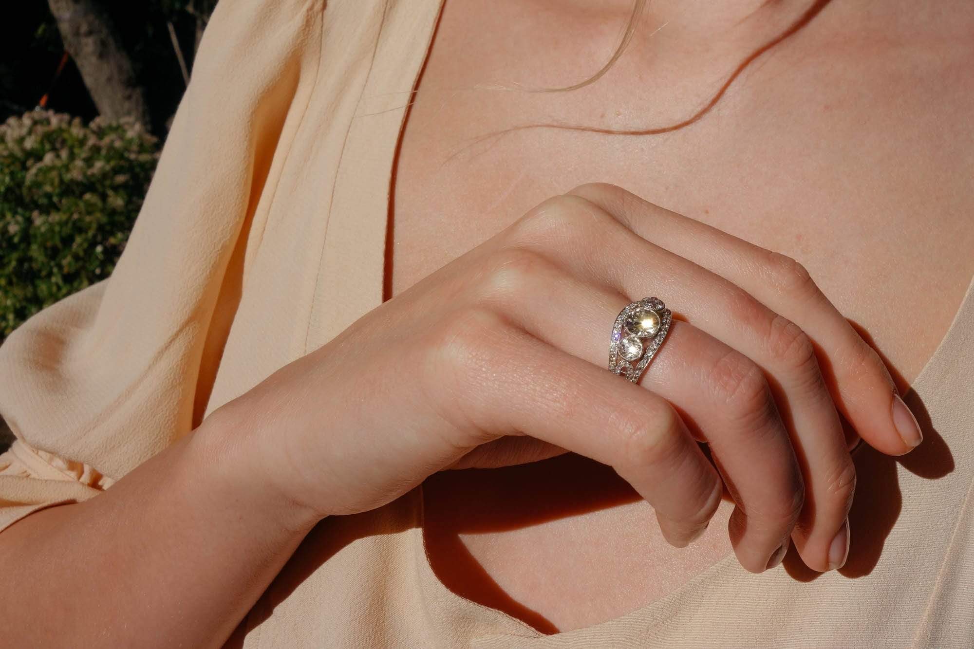 1.01 CARAT DIAMOND ART DECO ENGAGEMENT RING - Image 5