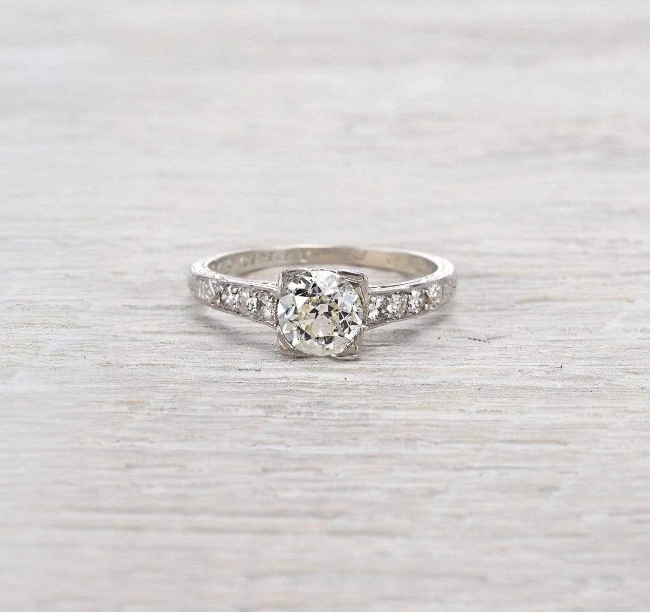 1.03 Carat Art Deco Engagement Ring - Image 2