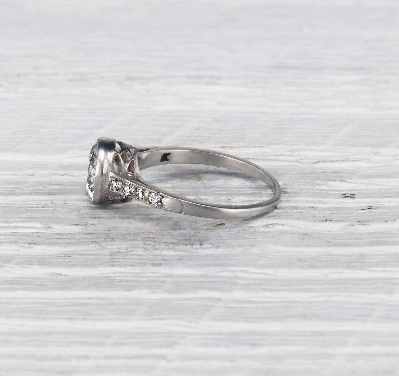 1.03 Carat Early Art Deco Diamond Engagement Ring - Image 3