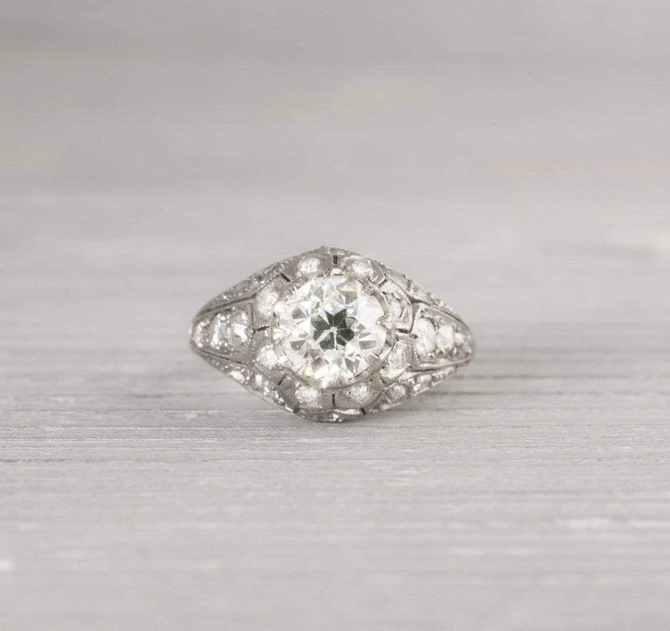 1.04 Carat Vintage Diamond Engagement Ring - Image 2