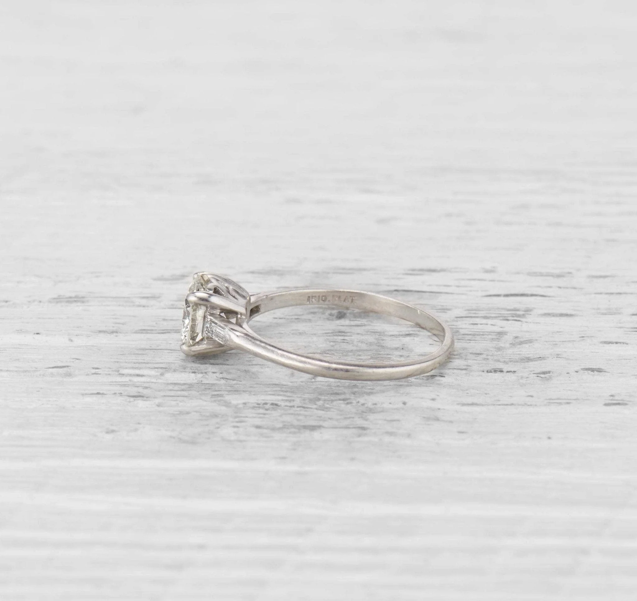 1.04 CARAT TIFFANY & CO. ART DECO DIAMOND ENGAGEMENT RING - Image 3