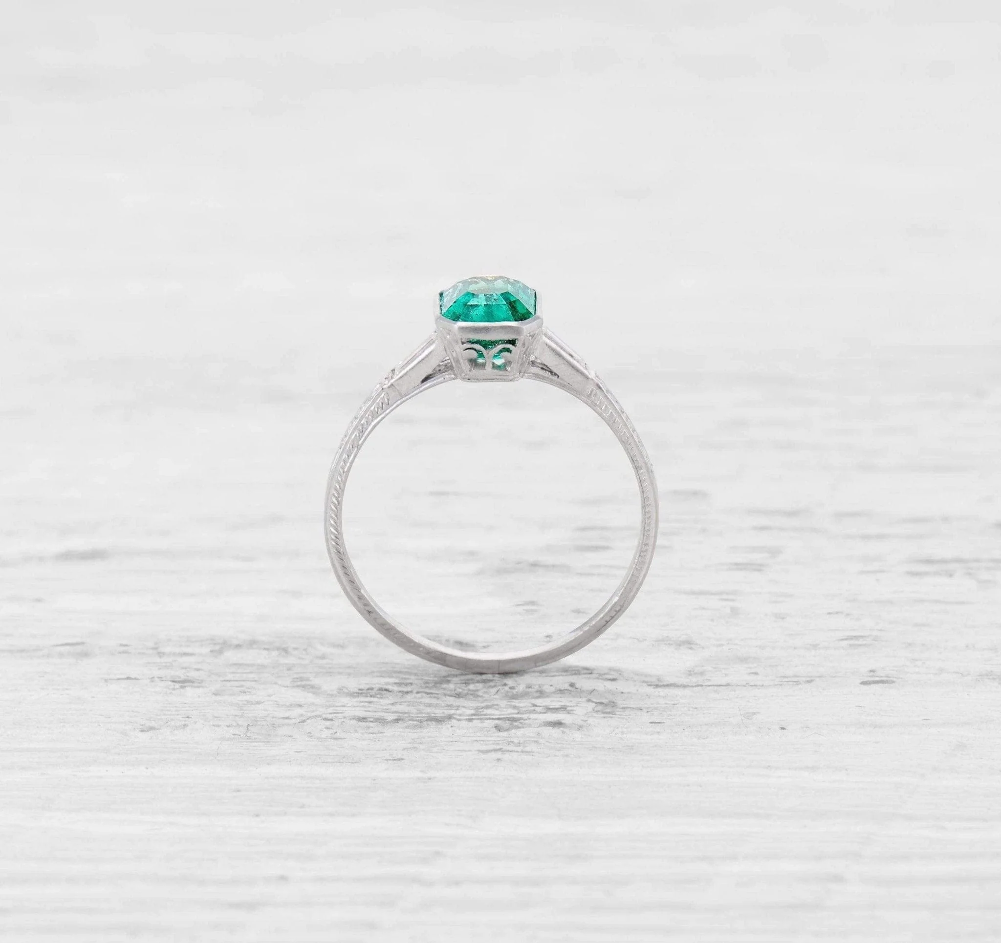 1.05 CARAT ART DECO EMERALD ENGAGEMENT RING - Image 4