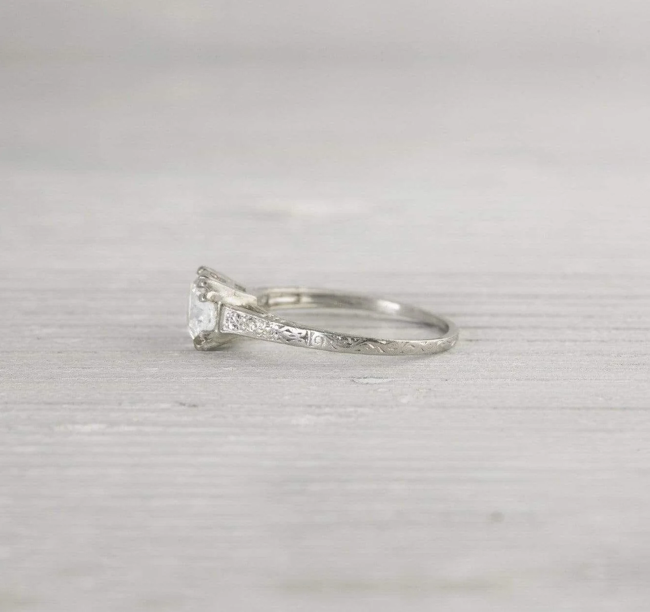 1.05 Carat Diamond Vintage Engagement Ring - Image 3