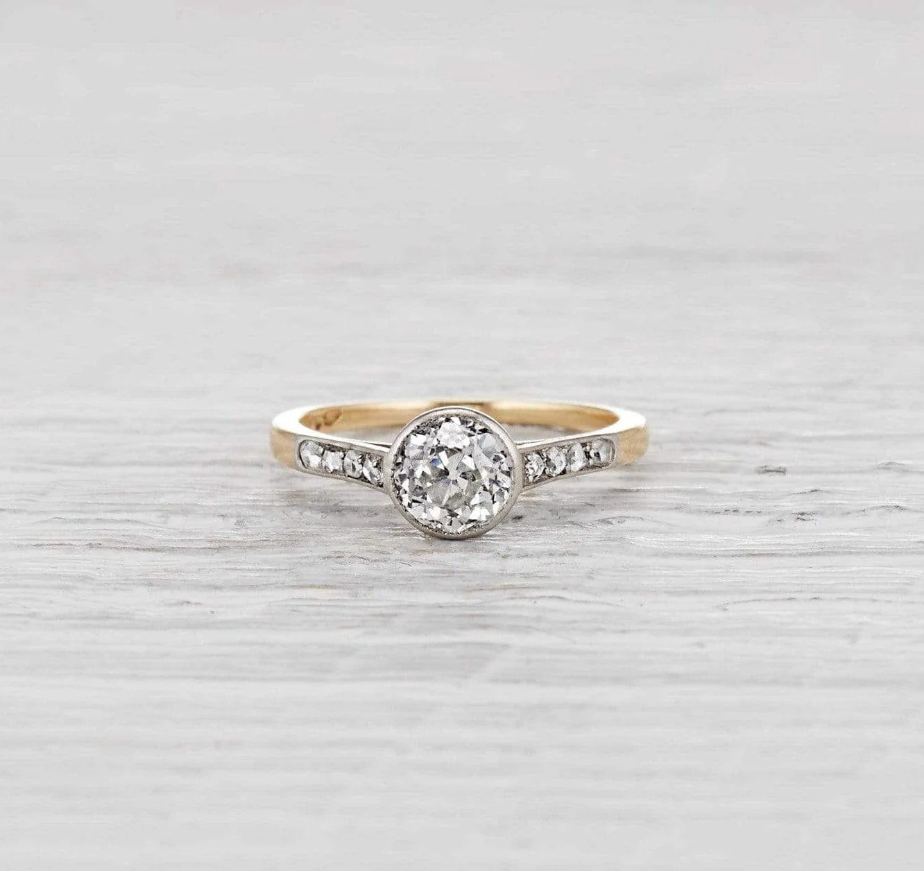 1.05 Carat Late Edwardian Engagement Ring - Image 2