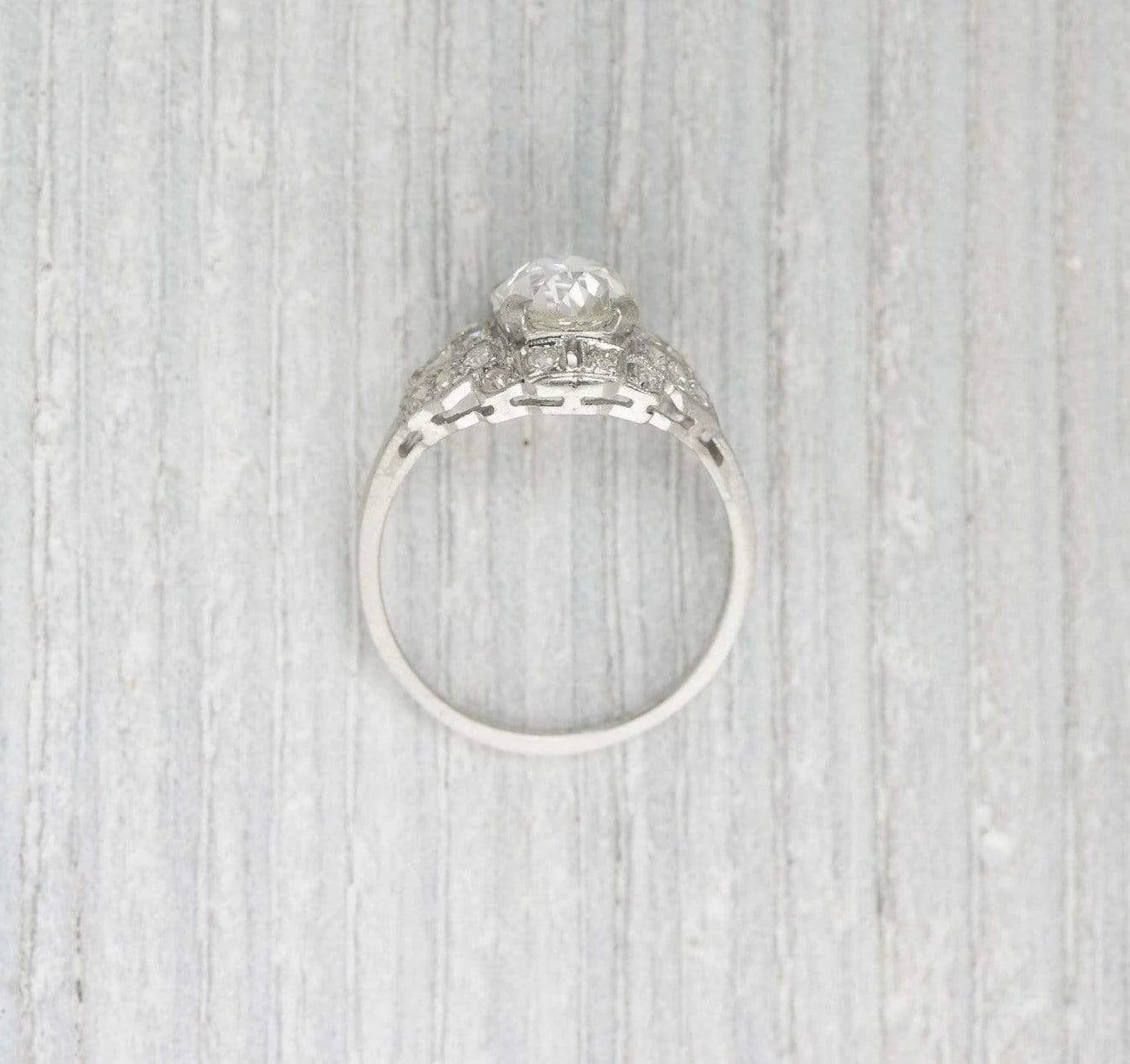 1.05 Carat Vintage Diamond Art Deco Engagement Ring - Image 4