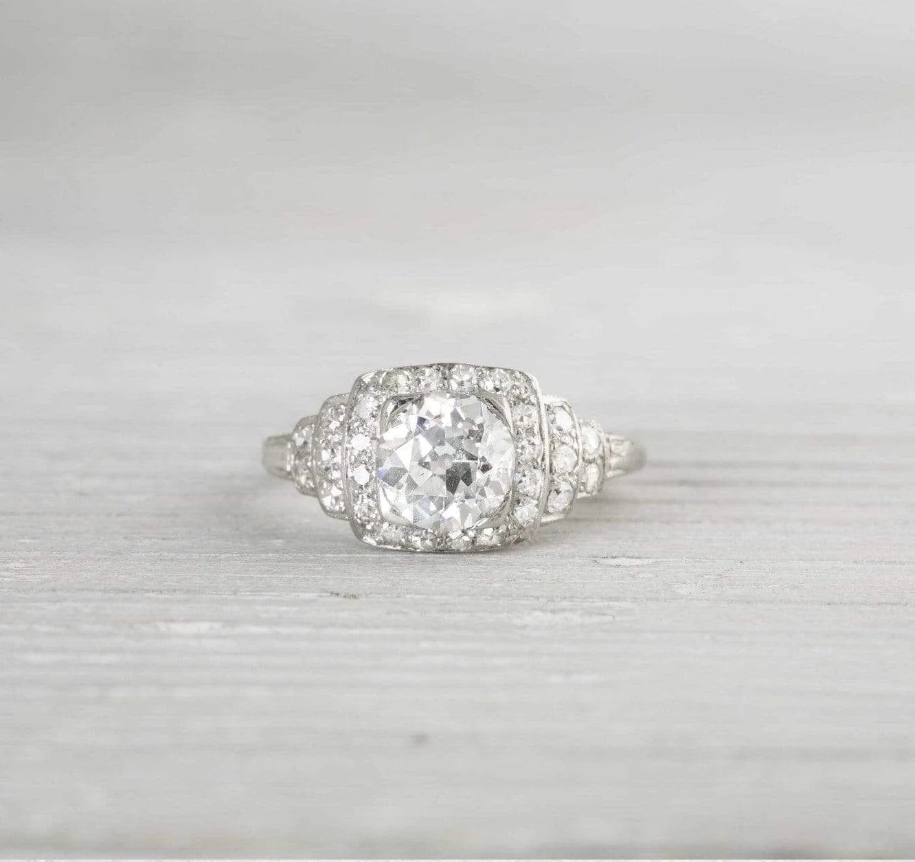1.05 Carat Vintage Diamond Art Deco Engagement Ring - Image 2