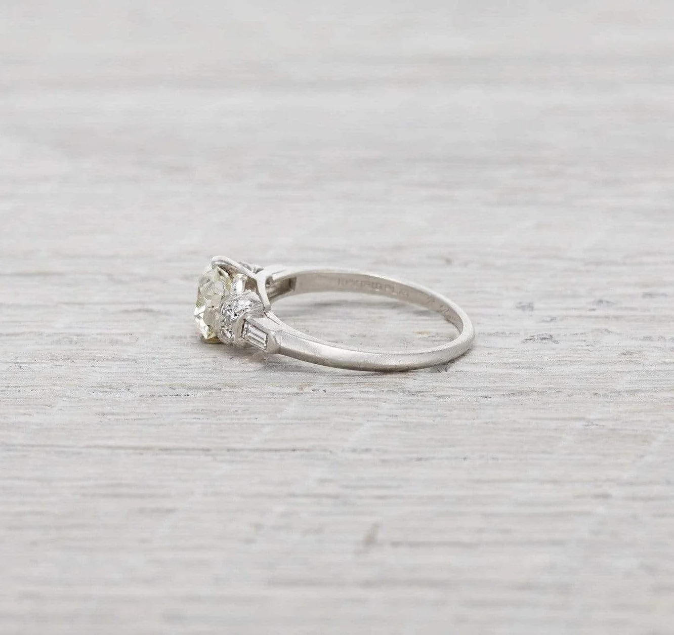 1.06 Carat Art Deco Engagement Ring - Image 3