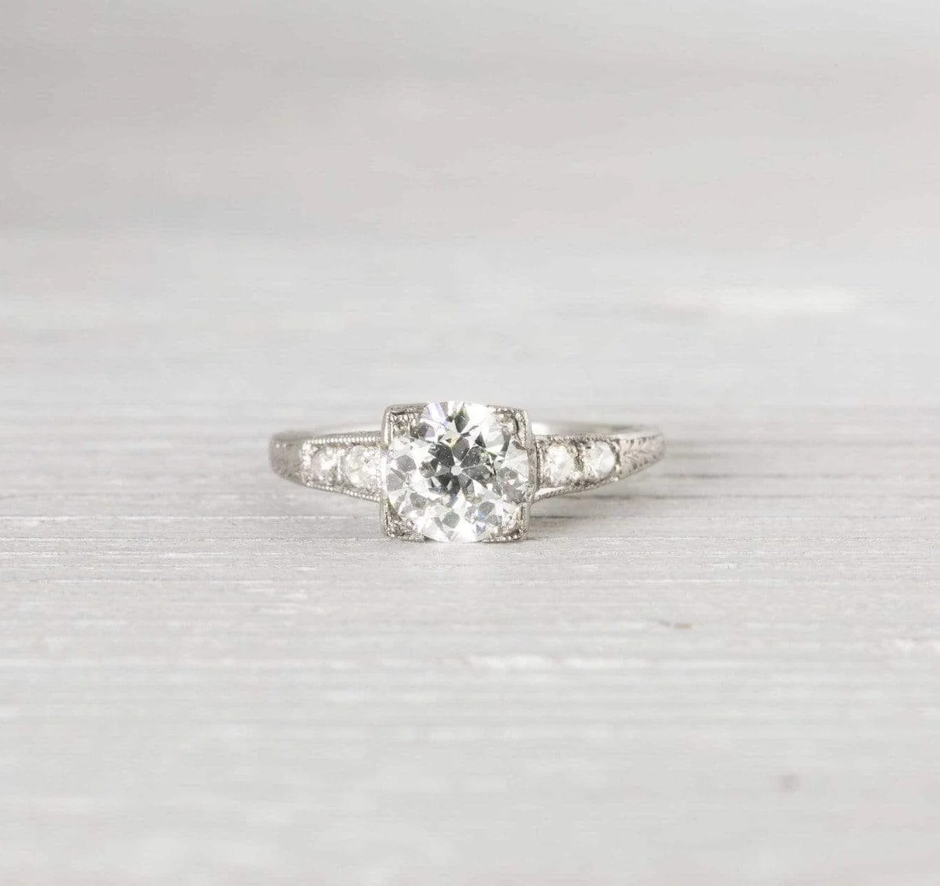 1.07 Carat Art Deco Vintage Diamond Engagement Ring - Image 2