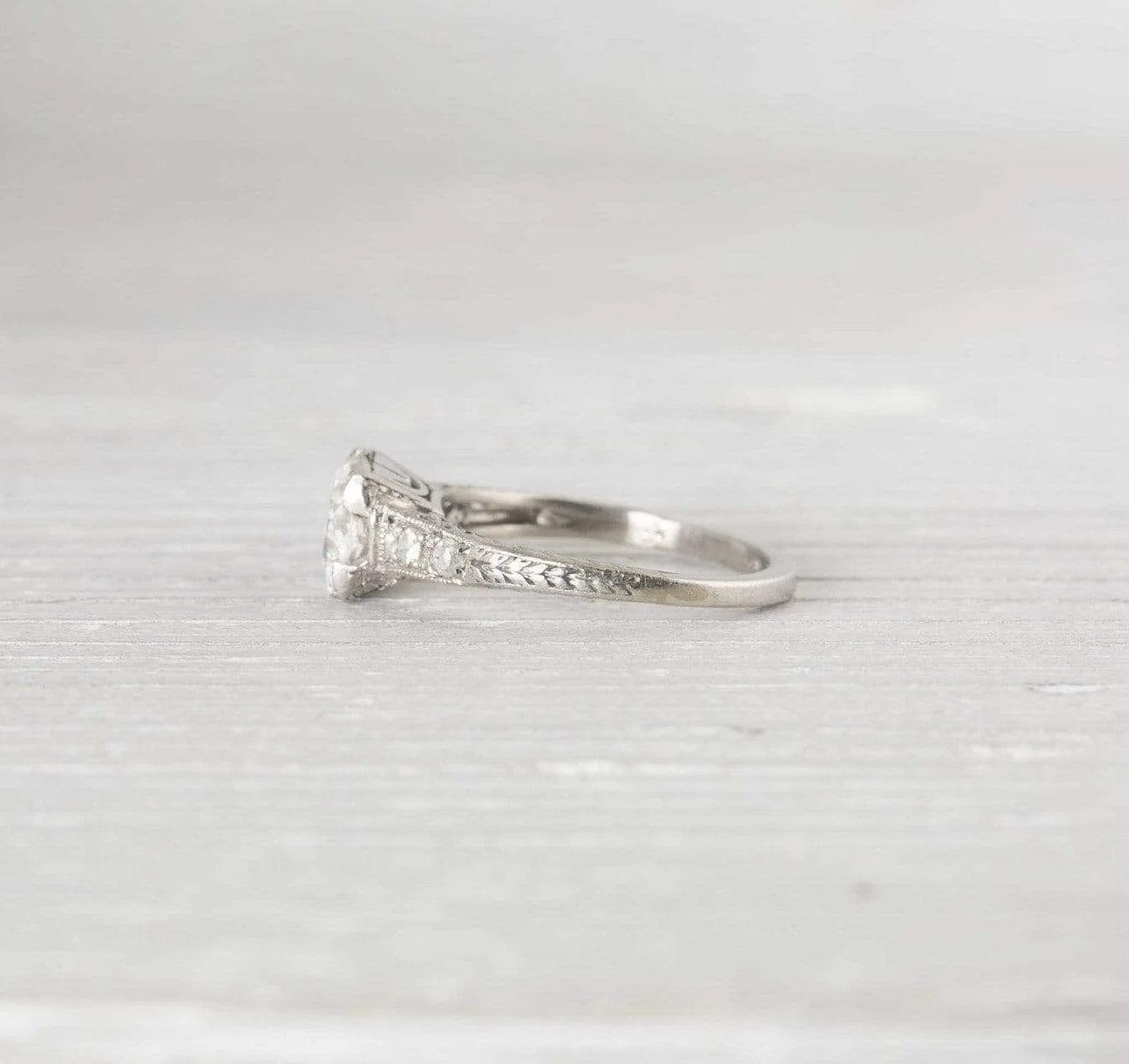 1.07 Carat Art Deco Vintage Diamond Engagement Ring - Image 3