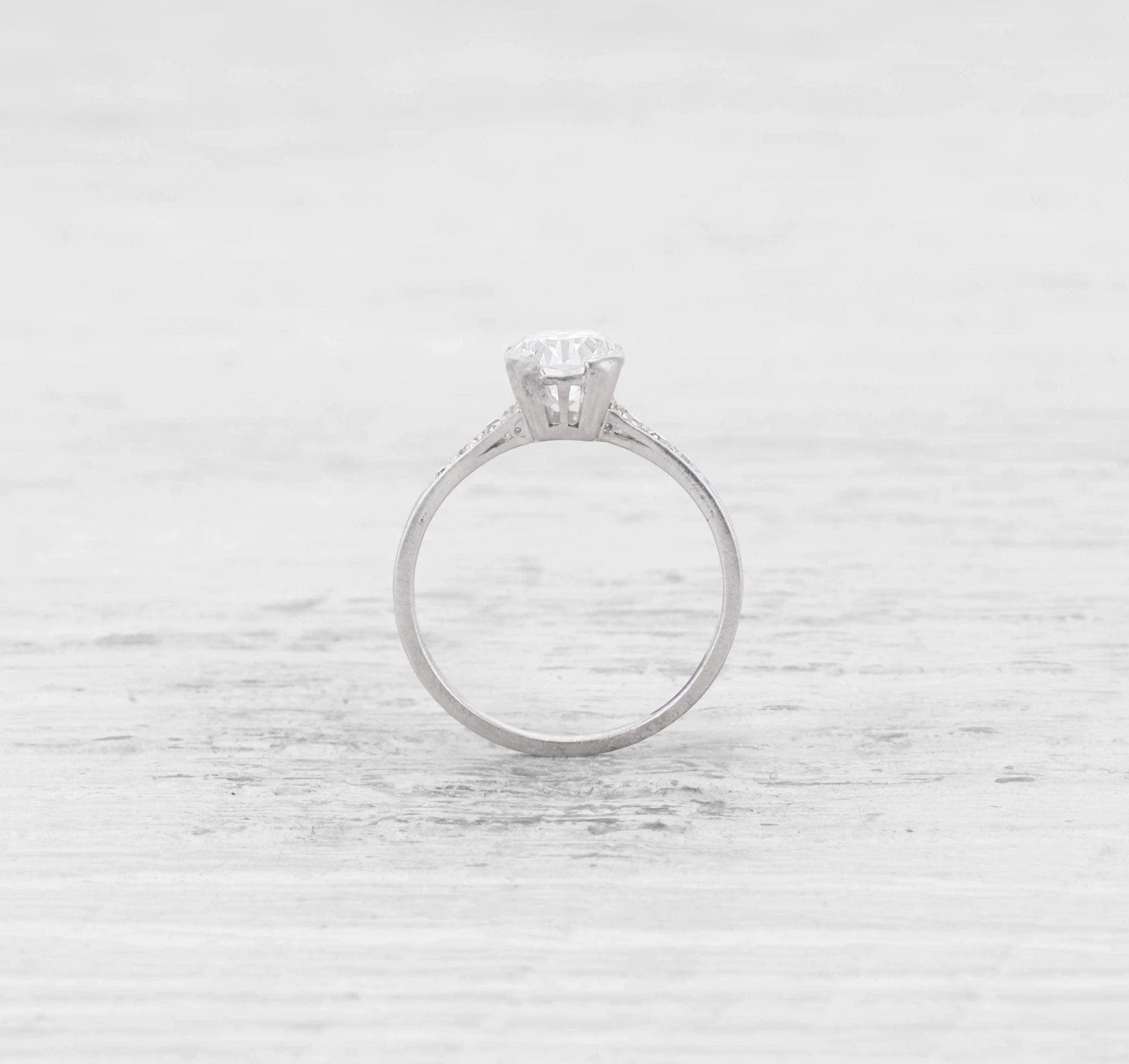 1.08 CARAT ART DECO DIAMOND ENGAGEMENT RING - Image 4