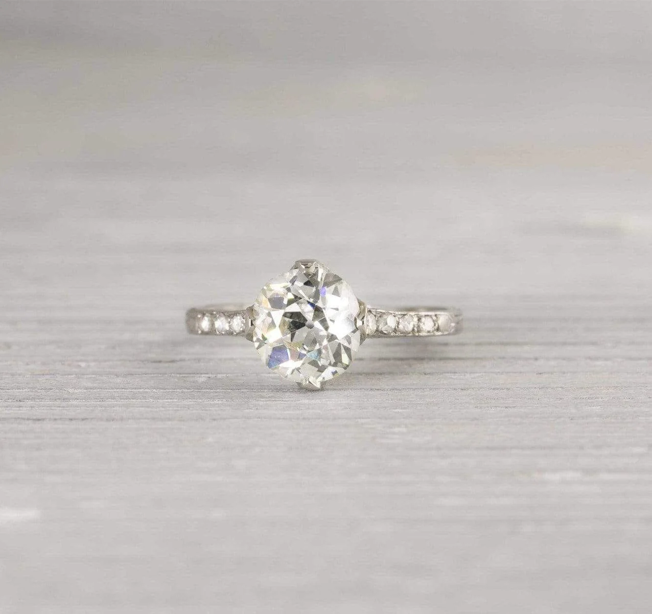 1.08 Carat Vintage Diamond Engagement Ring - Image 2