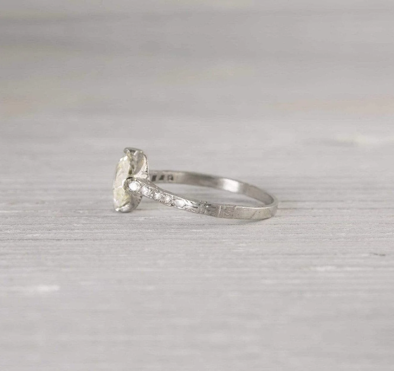 1.08 Carat Vintage Diamond Engagement Ring - Image 3