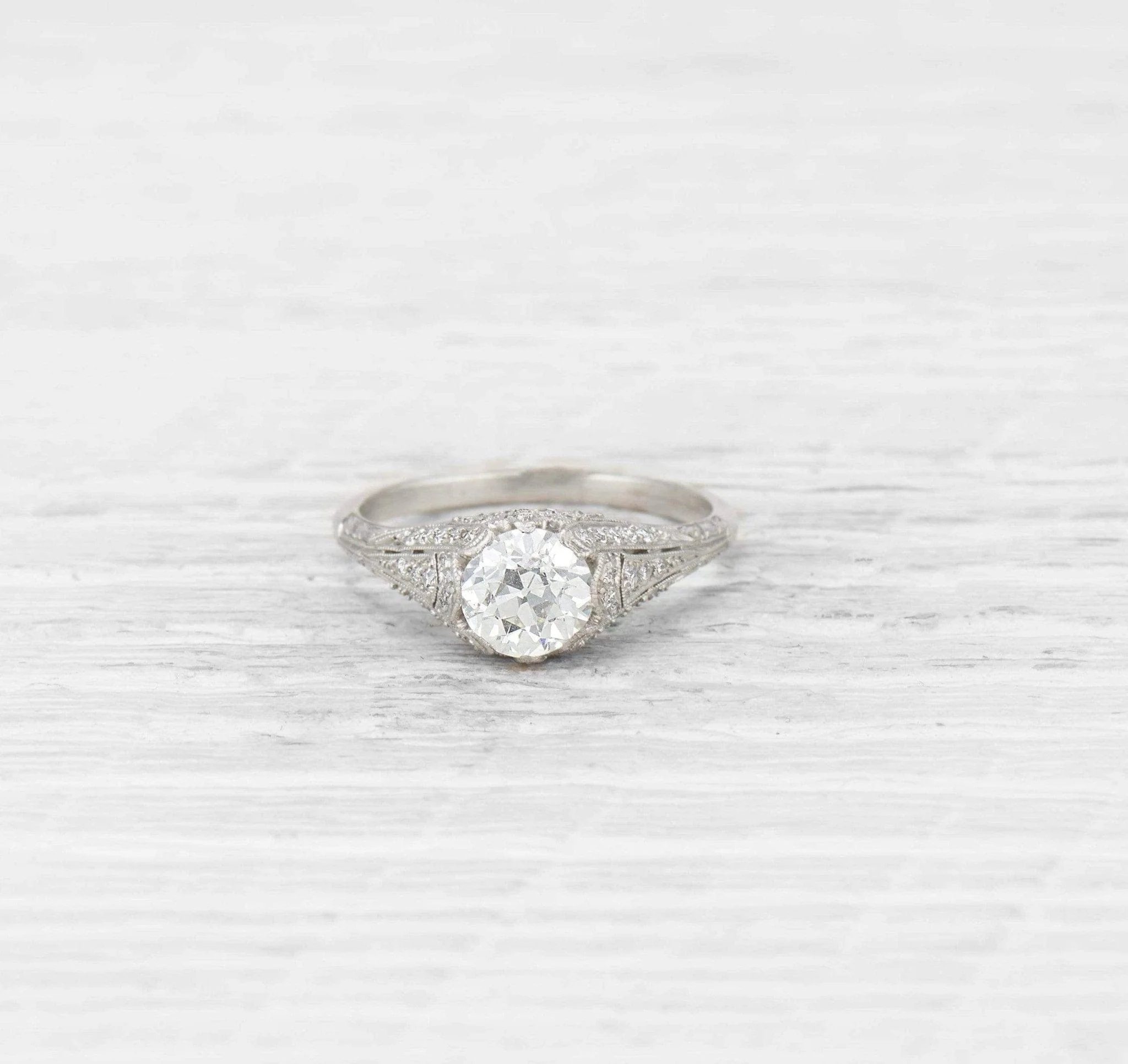 1.09 CARAT ART DECO DIAMOND ENGAGEMENT RING - Image 2