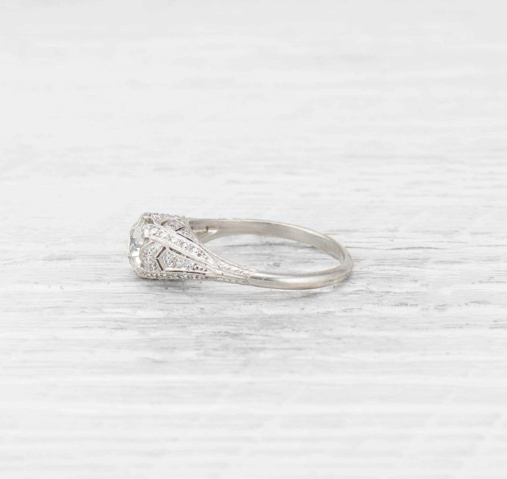 1.09 CARAT ART DECO DIAMOND ENGAGEMENT RING - Image 3