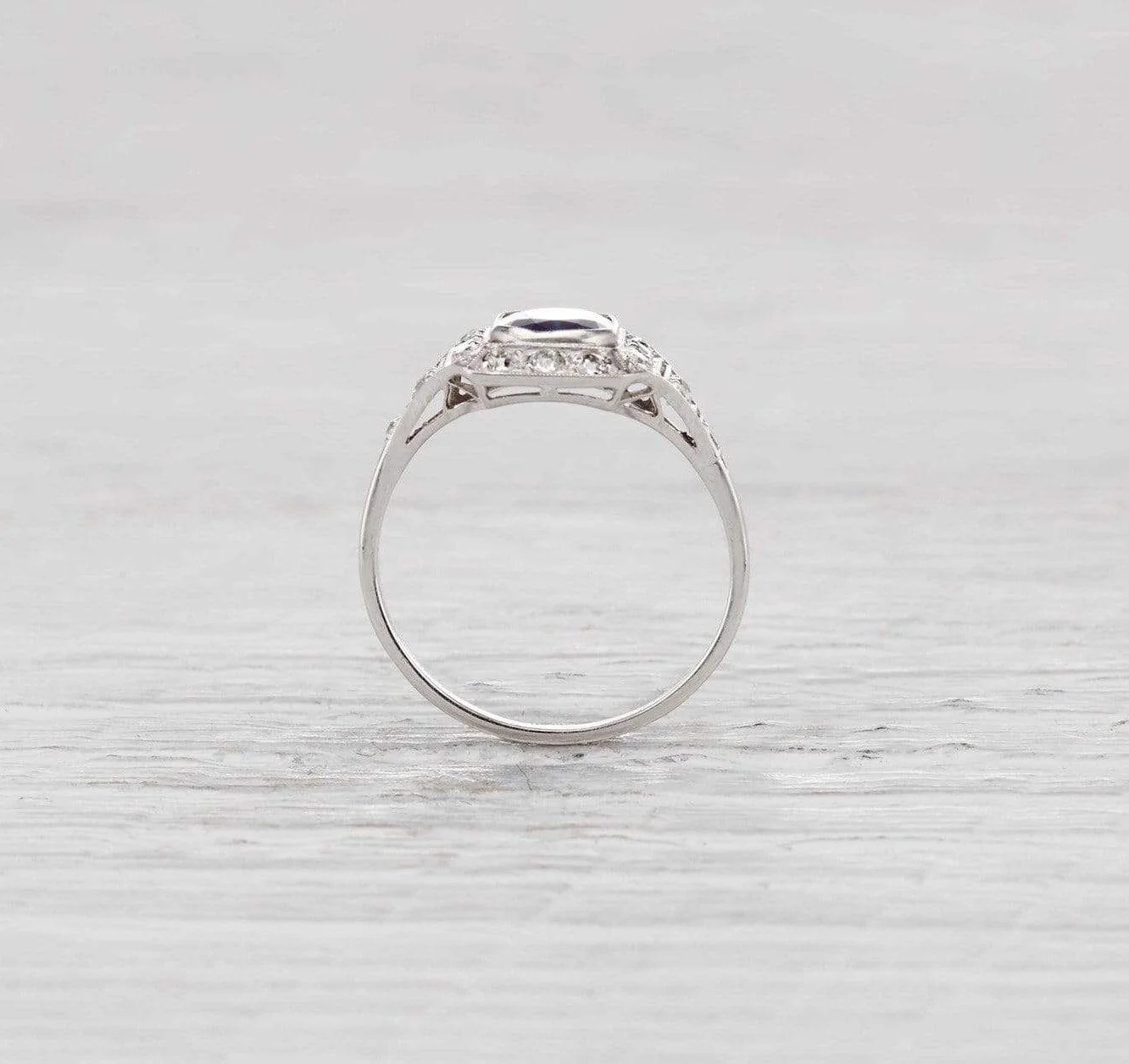 1.10 Carat Art Deco Sapphire Ring - Image 4