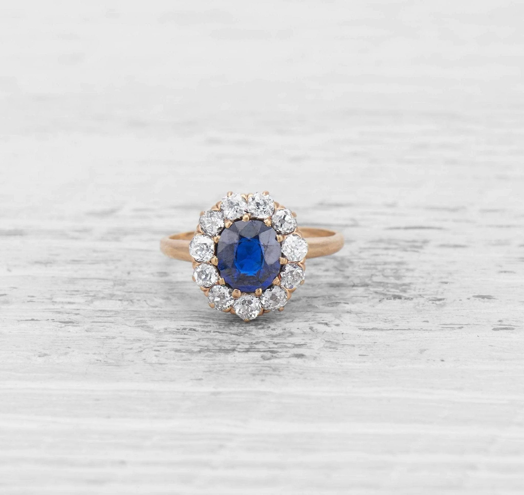 1.10 CARAT VICTORIAN SAPPHIRE AND DIAMOND CLUSTER RING - Image 2
