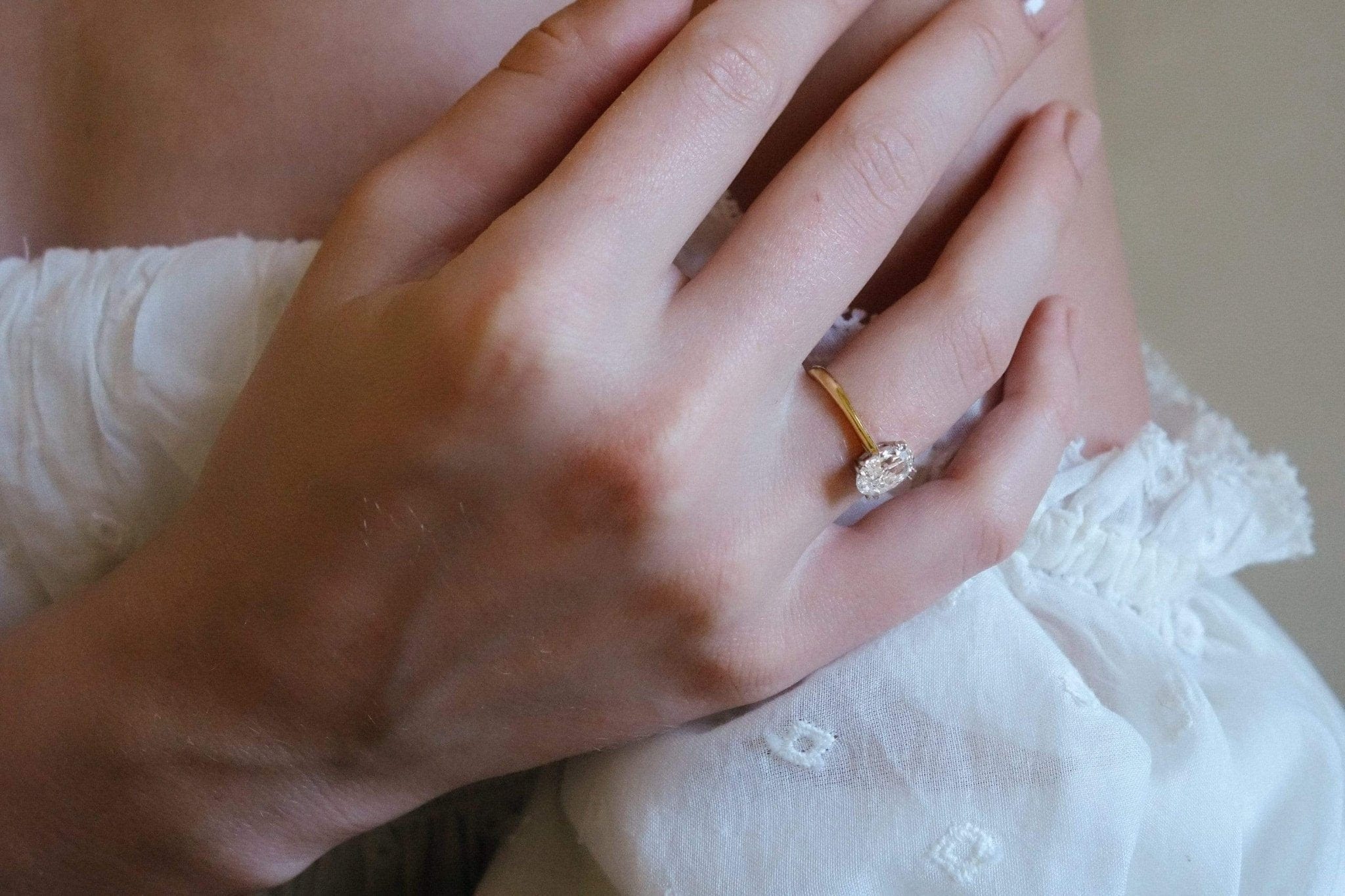 1.14 CARAT MID-CENTURY DIAMOND ENGAGEMENT RING - Image 9