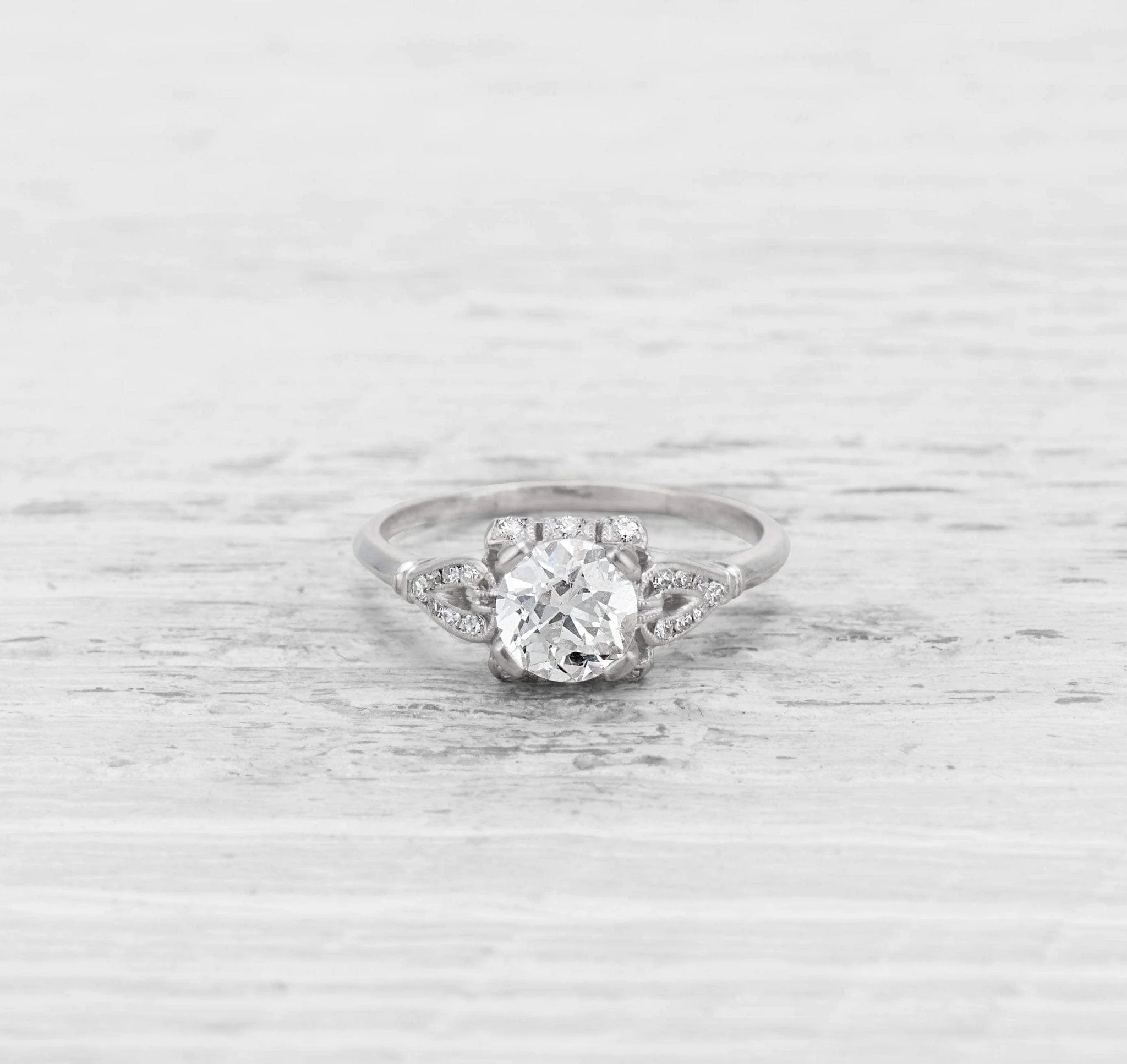1.15 CARAT ART DECO DIAMOND ENGAGEMENT RING - Image 2