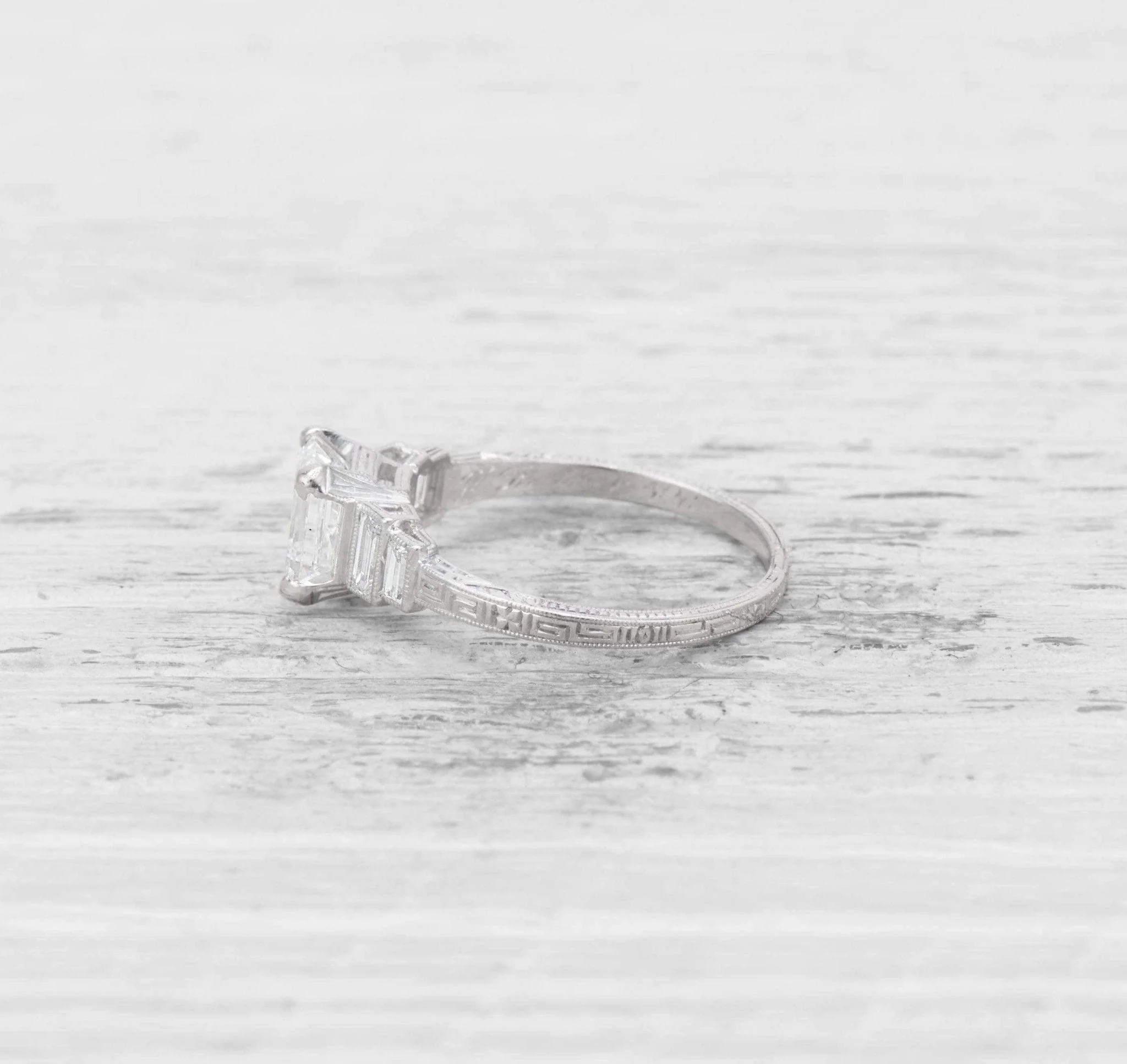 1.16 CARAT ART DECO DIAMOND ENGAGEMENT RING - Image 4