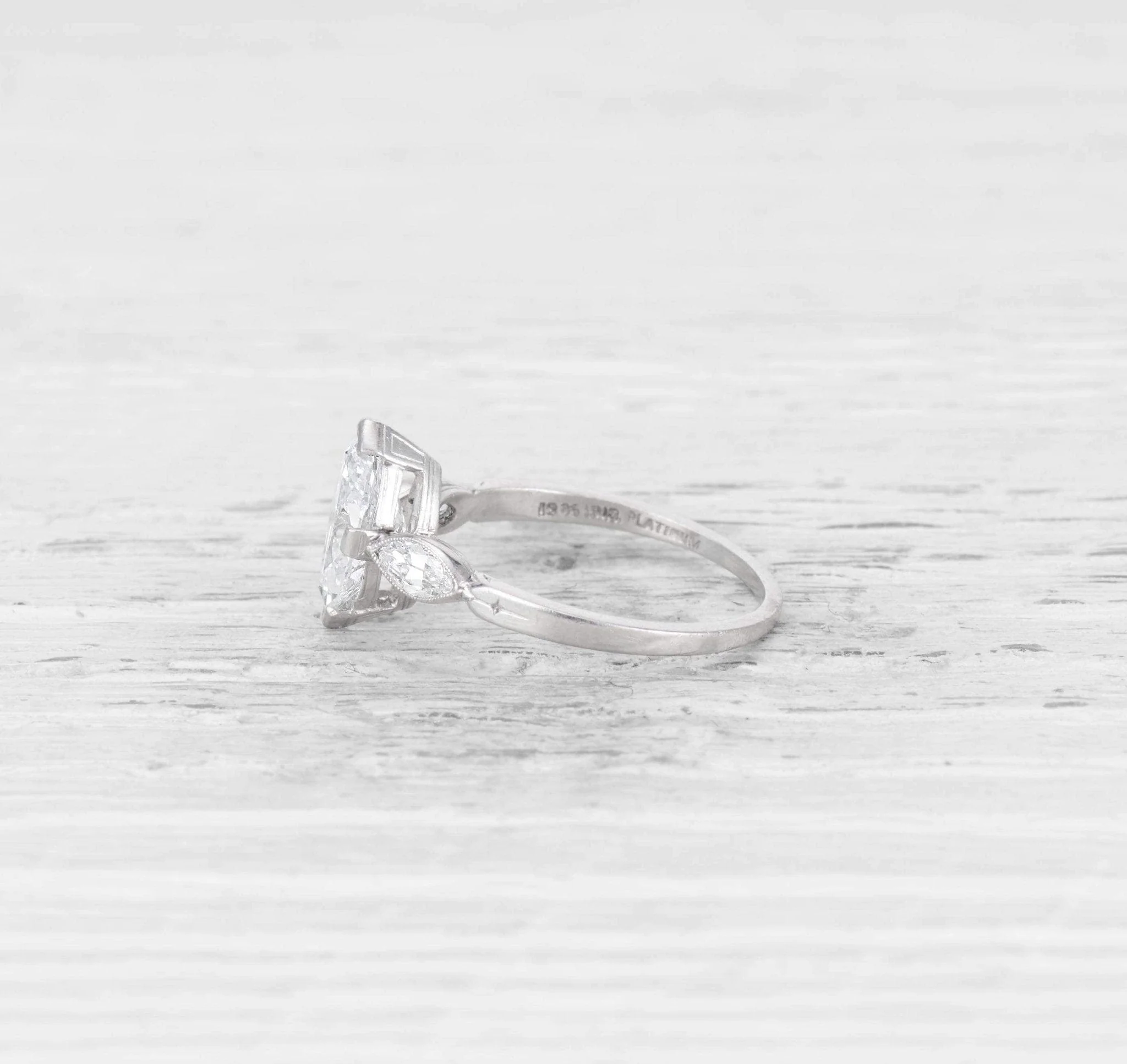 1.22 CARAT ART DECO MARQUISE-CUT DIAMOND ENGAGEMENT RING - Image 3