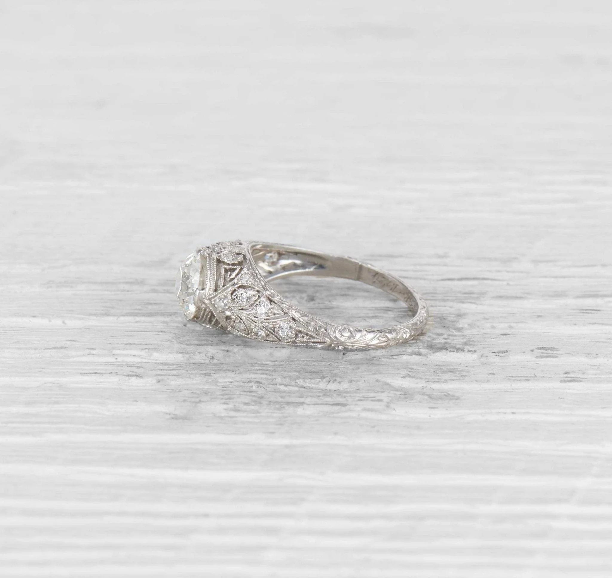 1.25 CARAT EARLY ART DECO DIAMOND ENGAGEMENT RING - Image 3