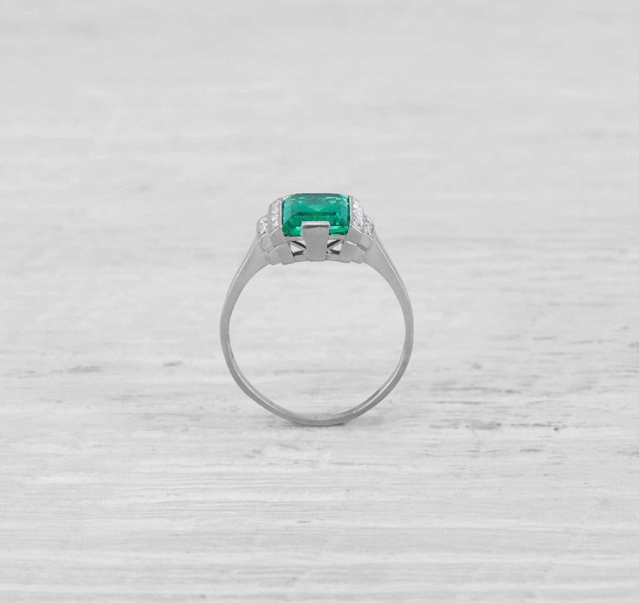 1.40 CARAT ART DECO EMERALD AND DIAMOND RING - Image 4