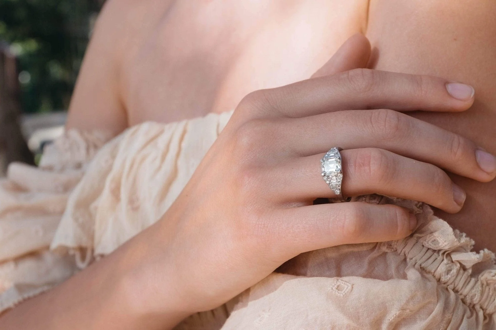 1.47 CARAT ART DECO DIAMOND ENGAGEMENT RING - Image 6