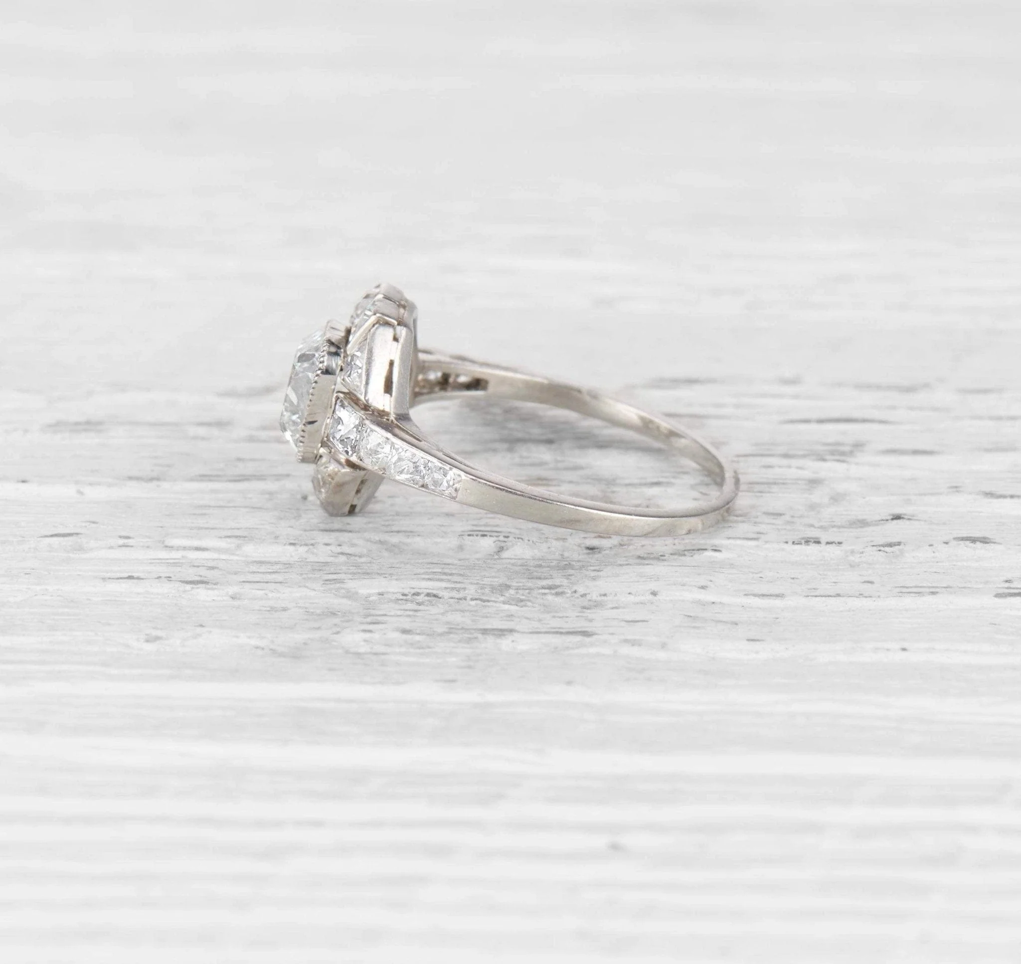 1.50 CARAT ART DECO DIAMOND ENGAGEMENT RING - Image 3