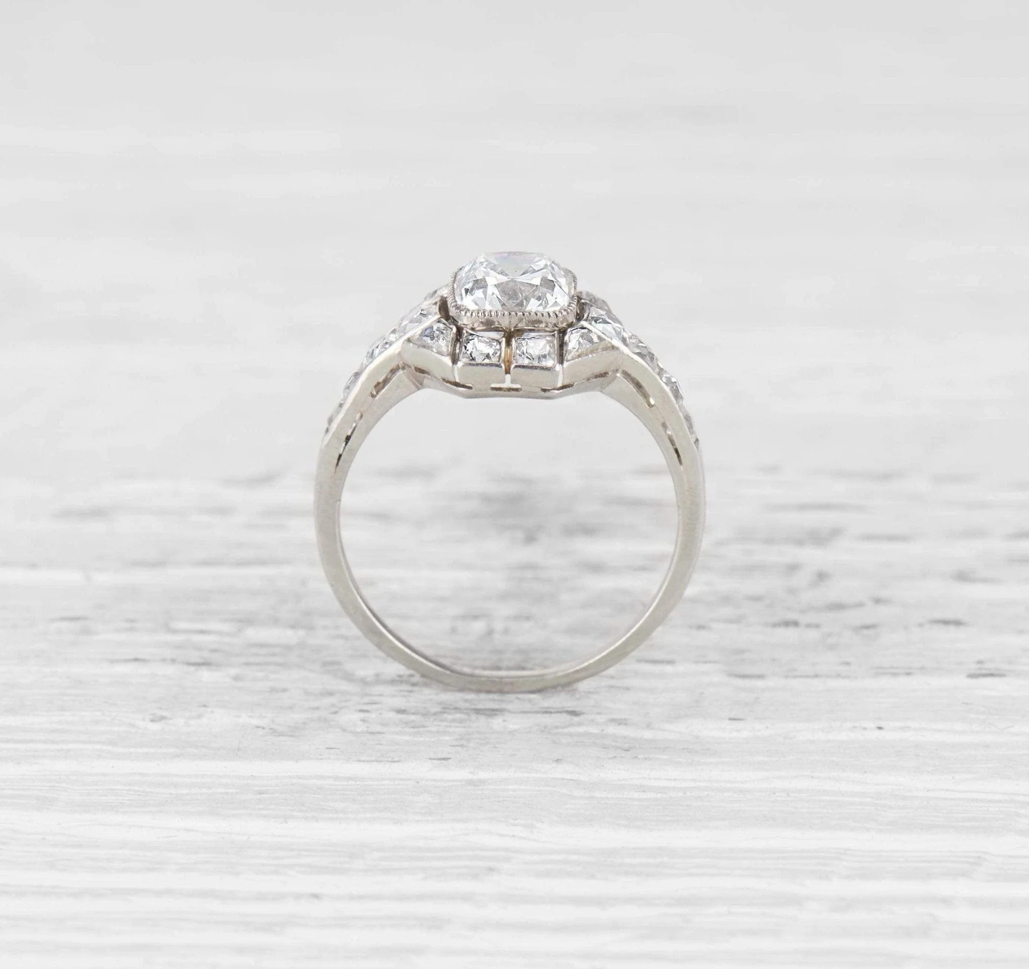 1.50 CARAT ART DECO DIAMOND ENGAGEMENT RING - Image 4