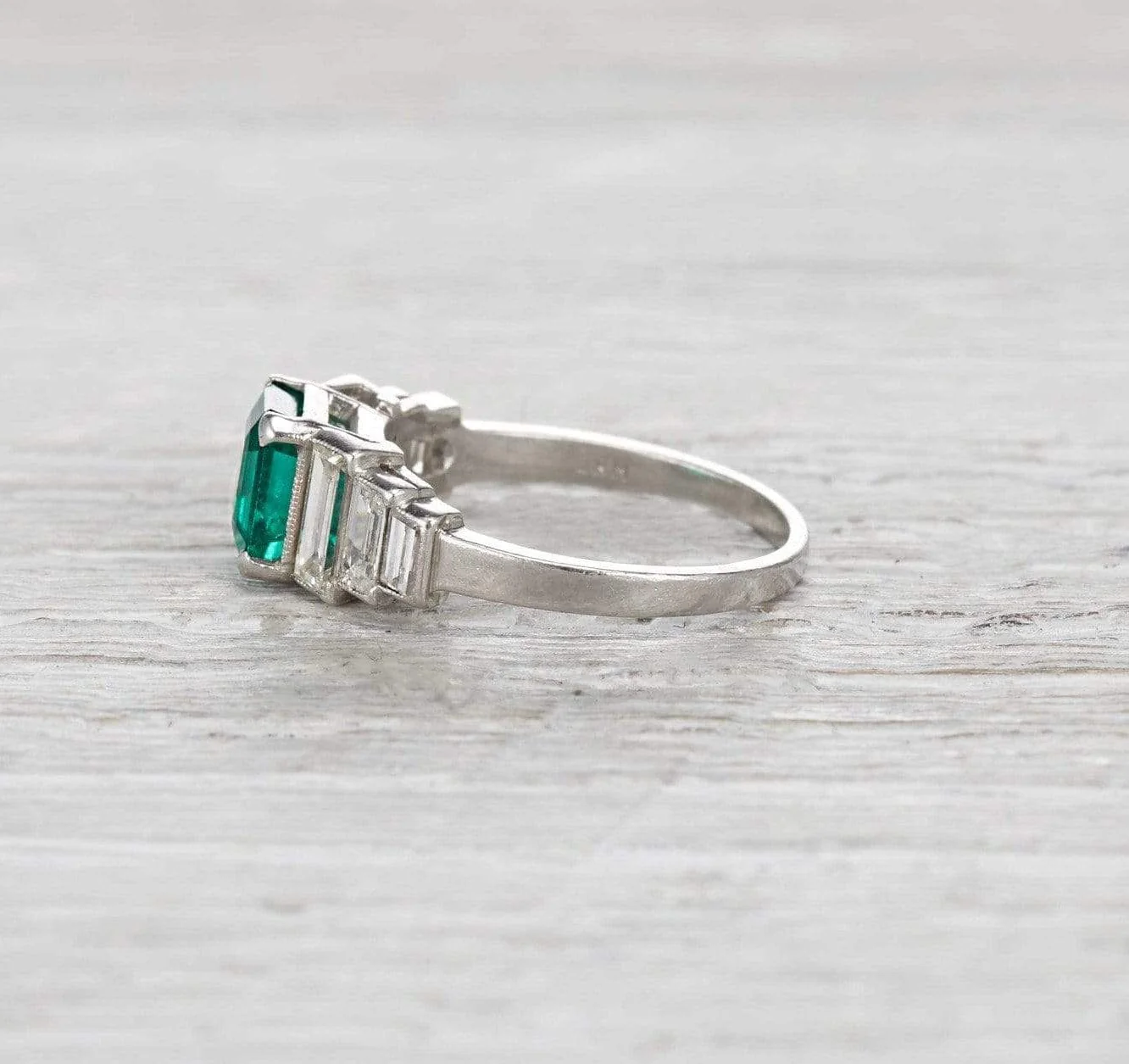 1.50 Carat Art Deco Emerald Engagement Ring - Image 3