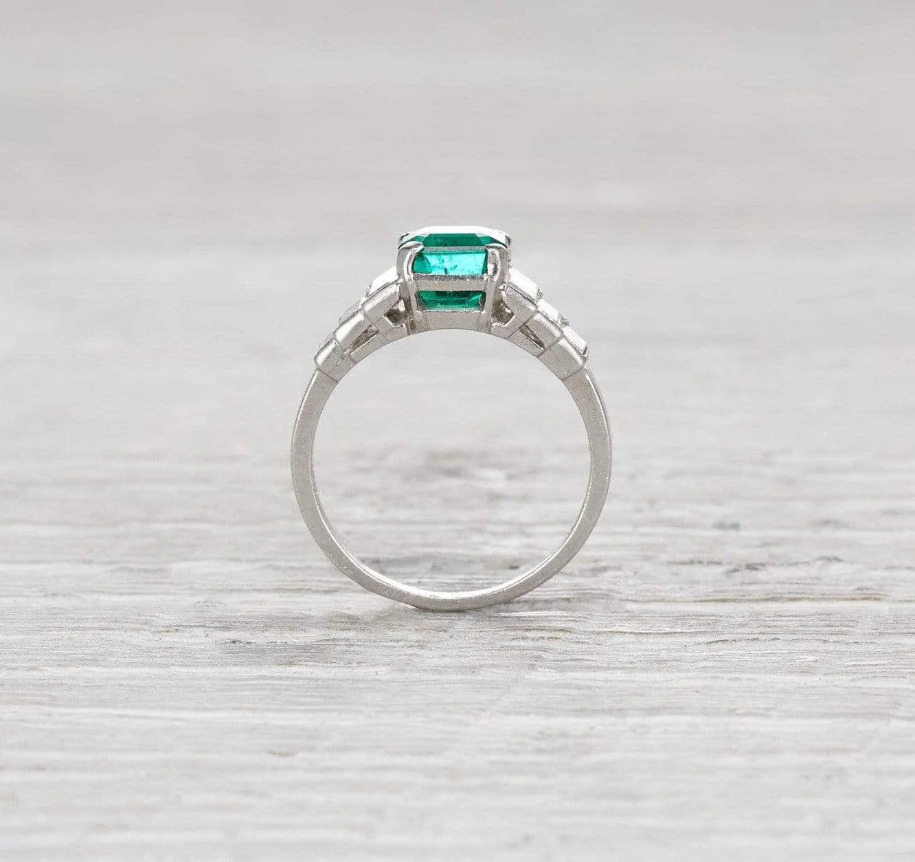 1.50 Carat Art Deco Emerald Engagement Ring - Image 4