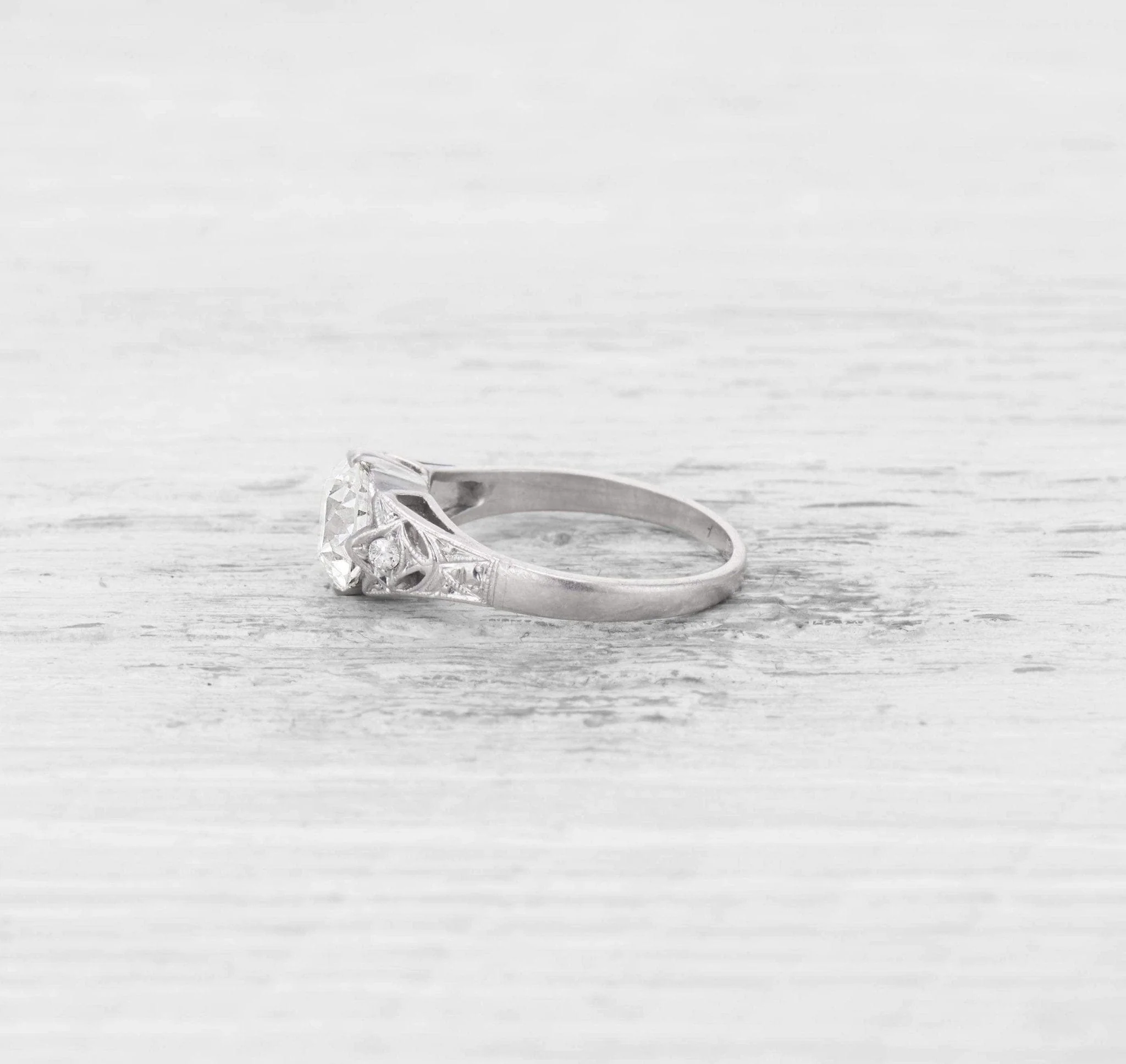 1.51 CARAT EARLY ART DECO DIAMOND ENGAGEMENT RING - Image 3