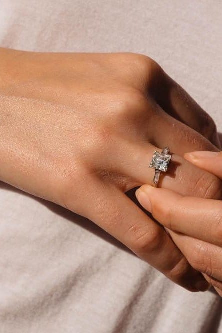 1.52 ART DECO SQUARE-CUT DIAMOND ENGAGEMENT RING - Image 5