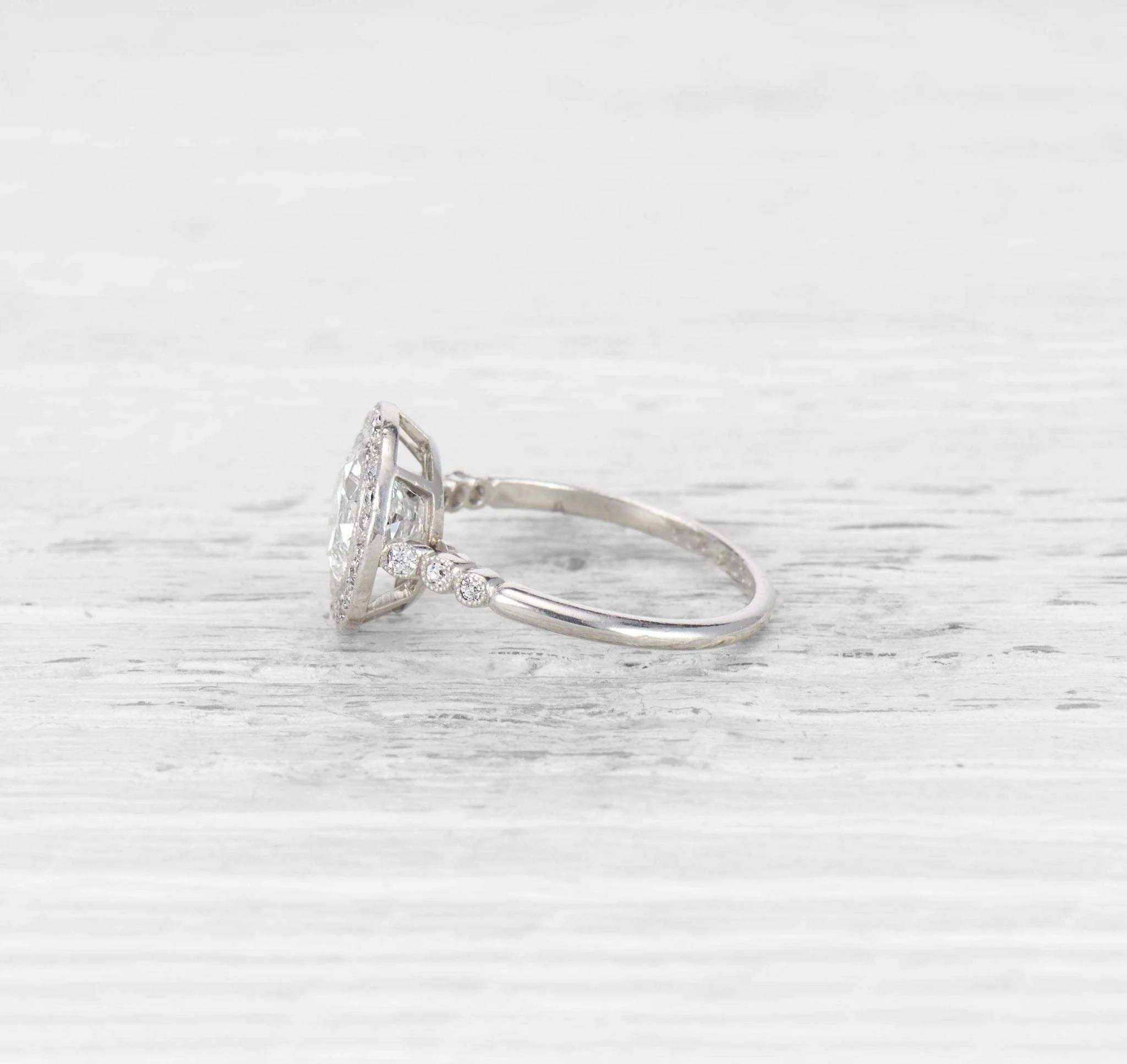 1.54 CARAT EARLY ART DECO DIAMOND ENGAGEMENT RING - Image 3