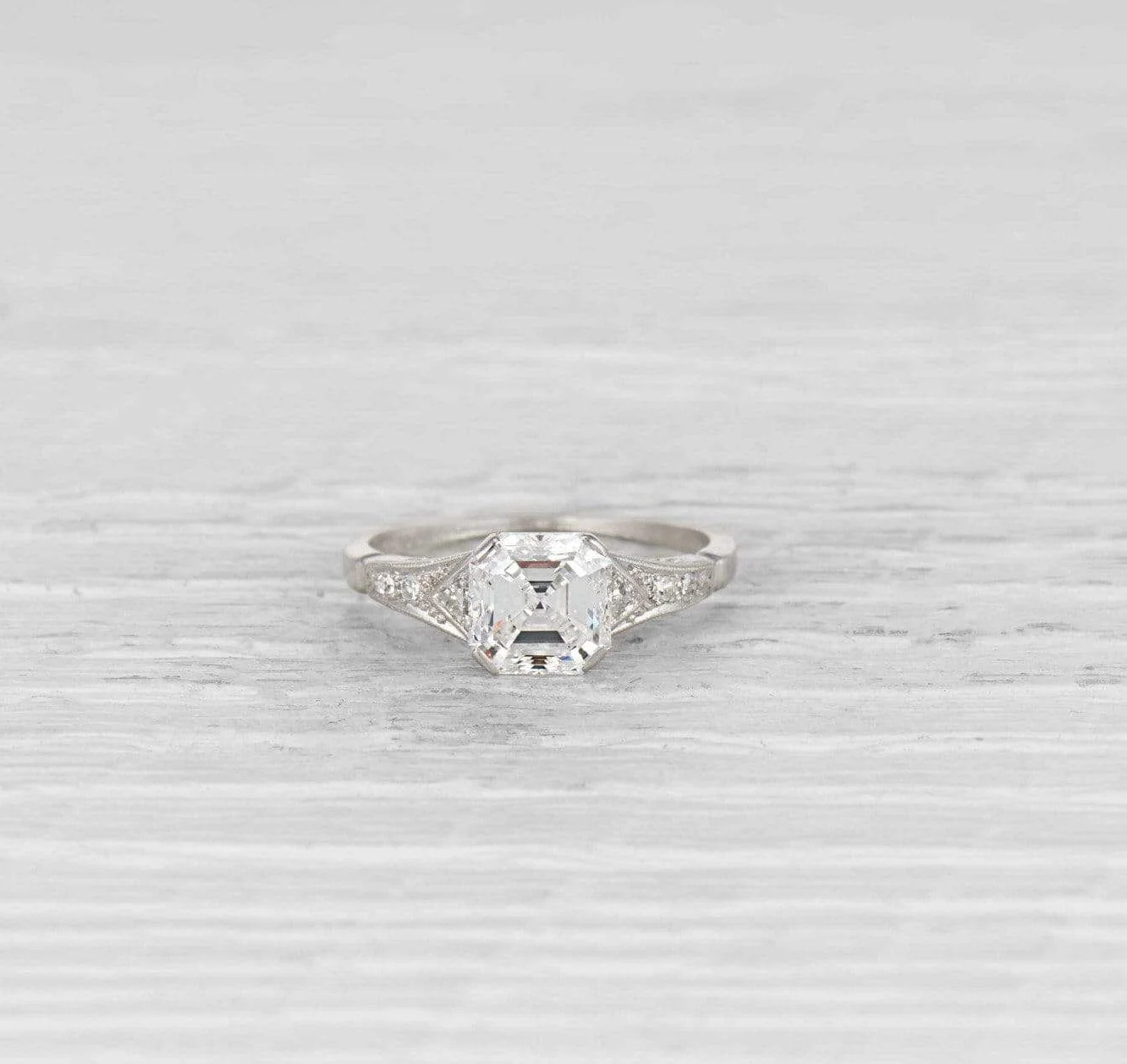 1.55 Carat Late Art Deco Diamond Engagement Ring - Image 2