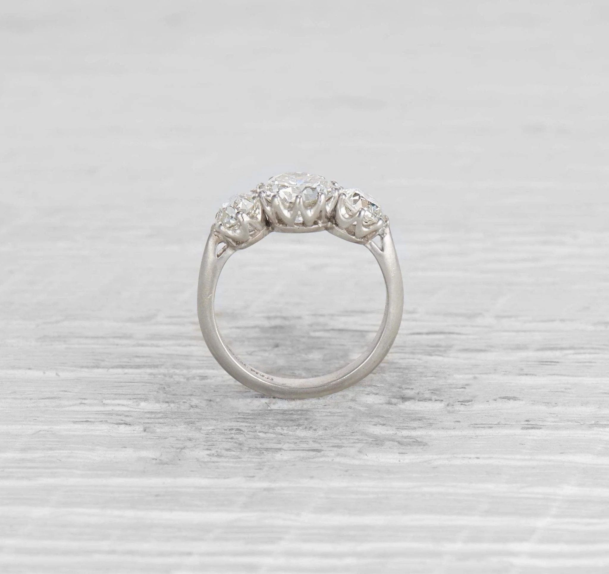 1.62 CARAT TIFFANY & CO. THREE STONE DIAMOND ENGAGEMENT RING - Image 4