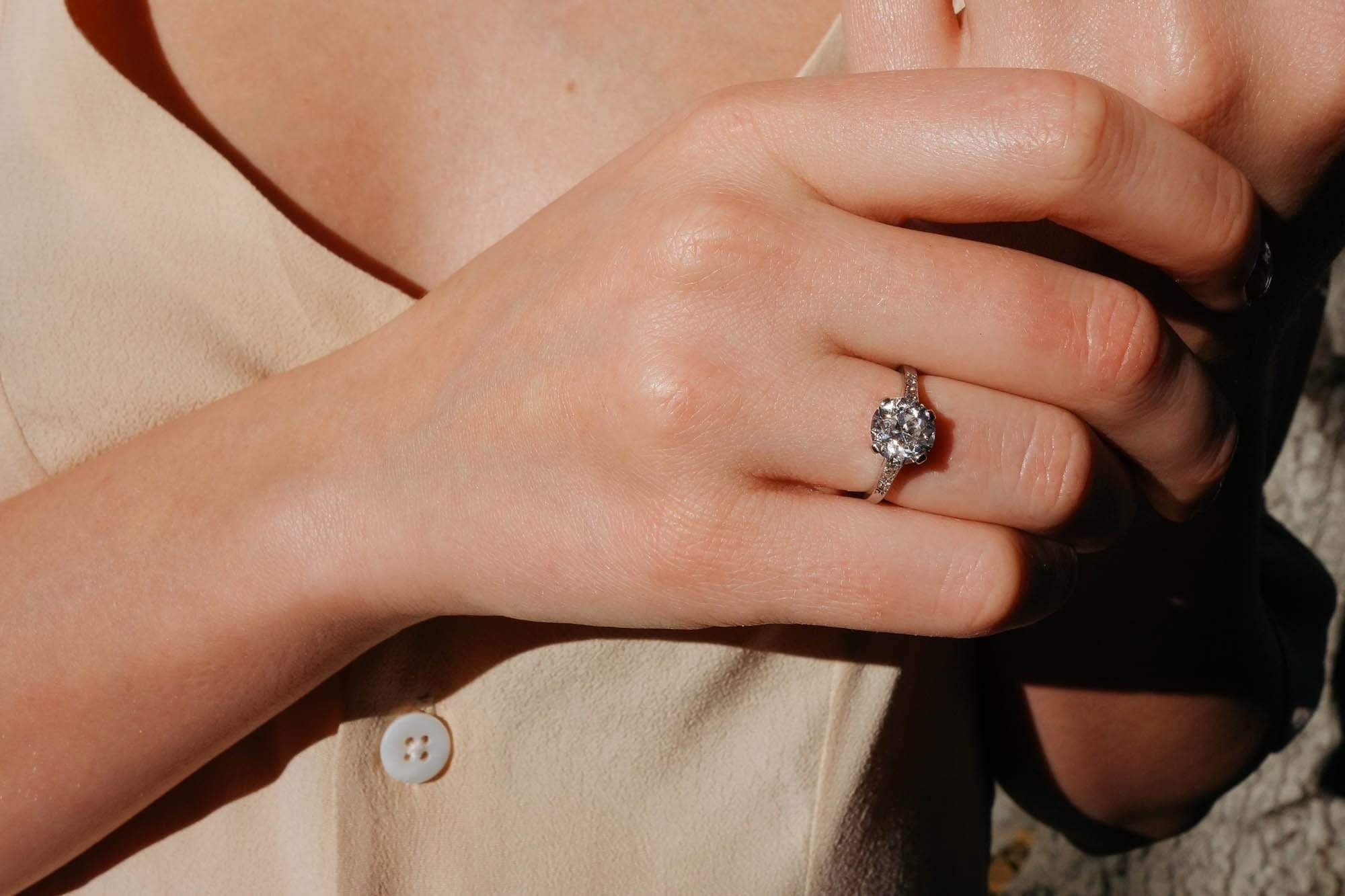1920s 1.69 Carat Old European Cut Diamond Solitaire - Image 5