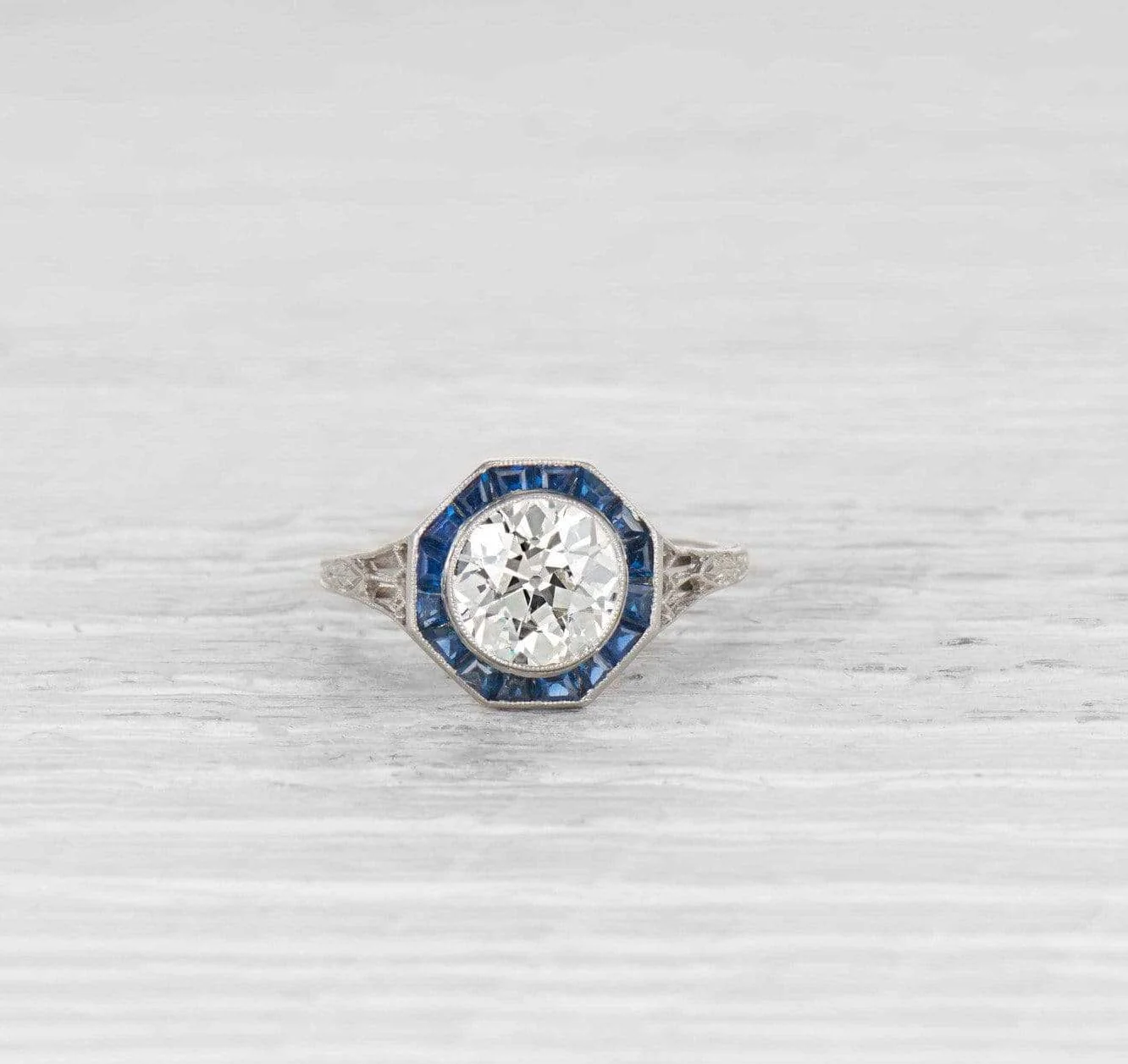 1.94 Carat Early Art Deco Engagement Ring - Image 2