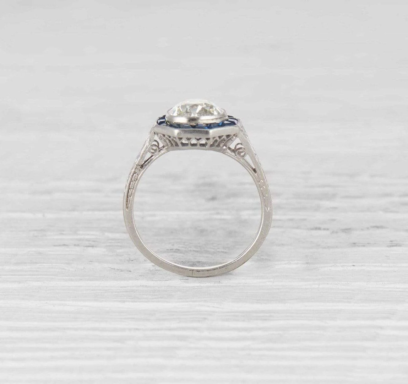 1.94 Carat Early Art Deco Engagement Ring - Image 3