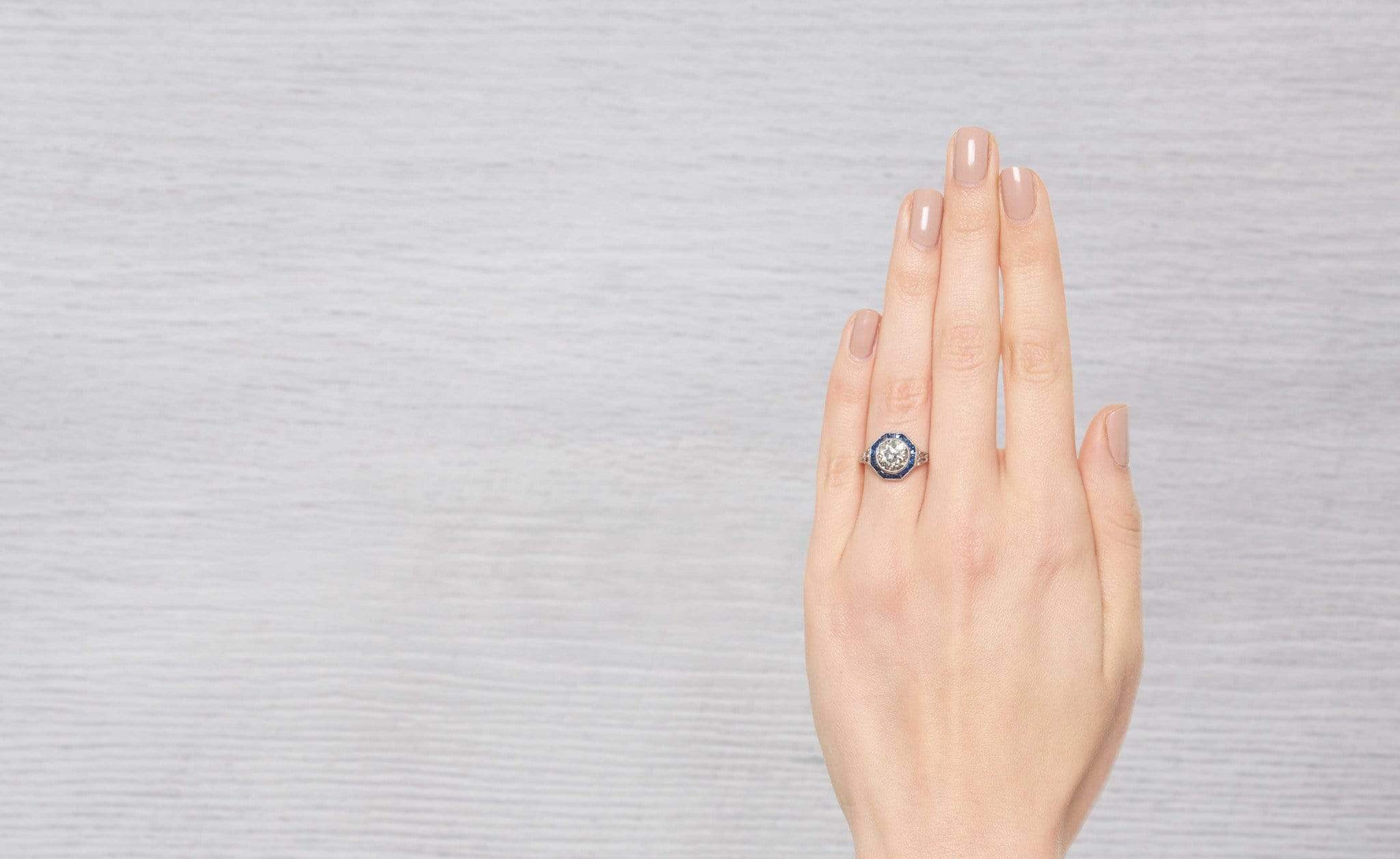 1.94 Carat Early Art Deco Engagement Ring - Image 5