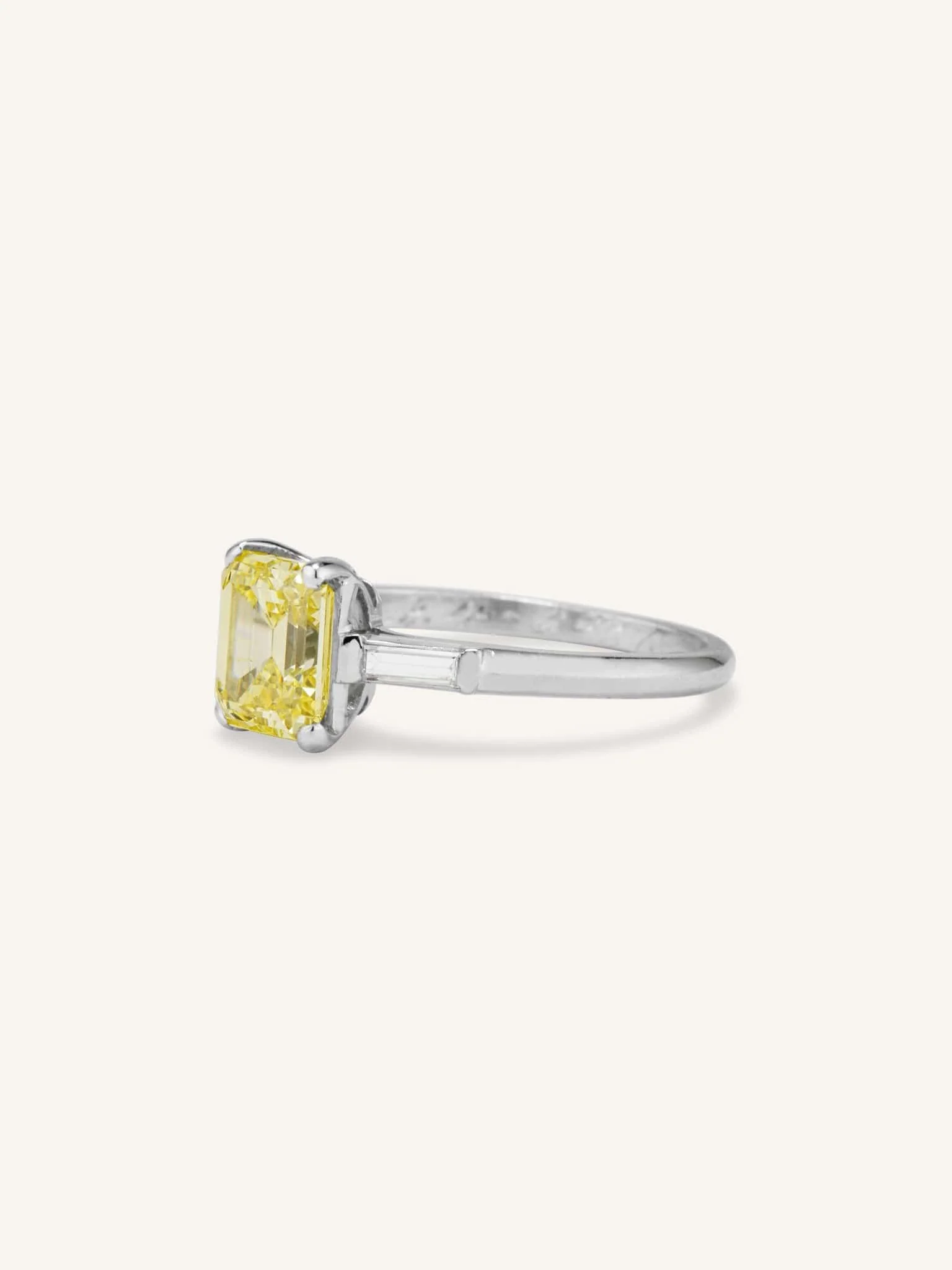 Late Art Deco 1.86 Carat Emerald Cut Intense Fancy Yellow Diamond Engagement Ring - Image 4